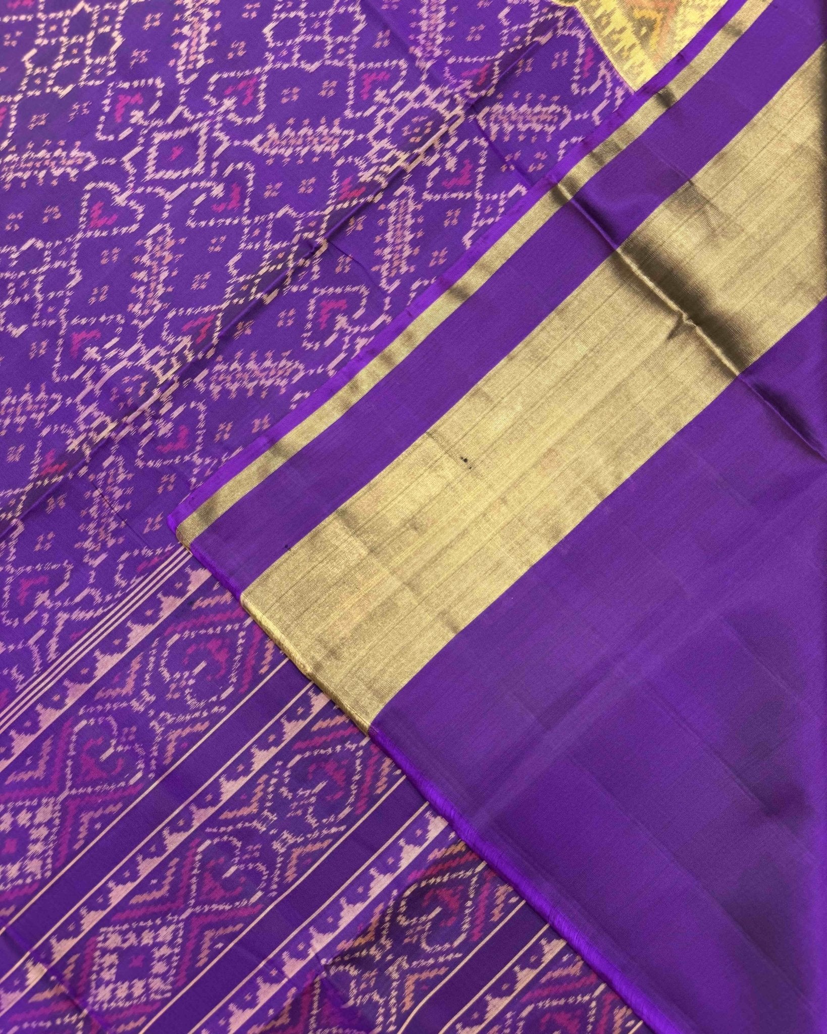 Purple Manekchowk Patola Saree - SindhoiPatolaArt