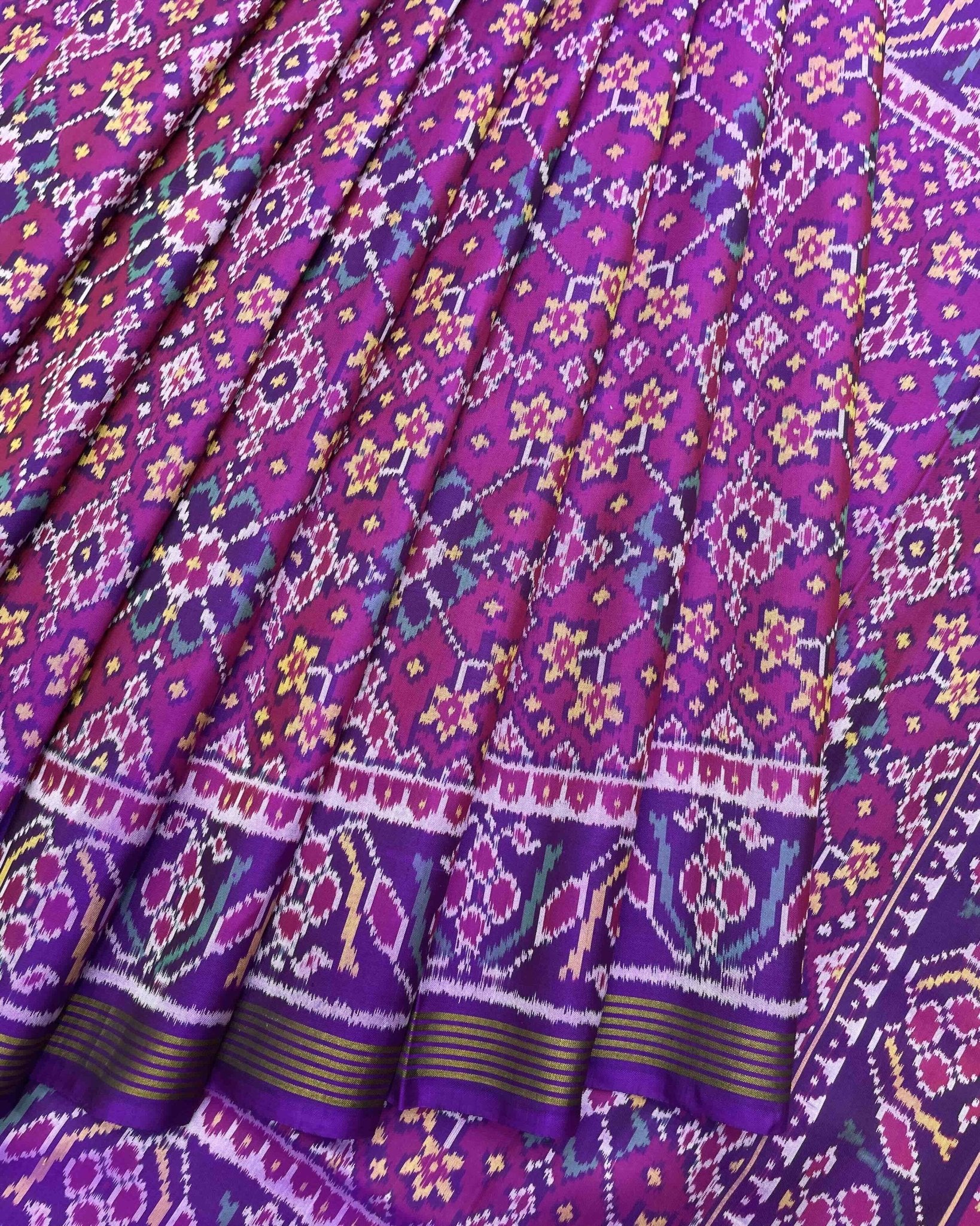 Purple Navratan Patola Saree - SindhoiPatolaArt