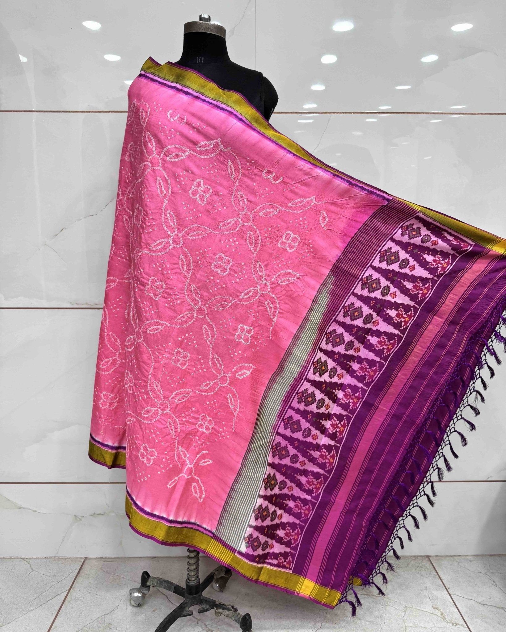 Purple & Pink Bandhani Patola Dupatta - SindhoiPatolaArt