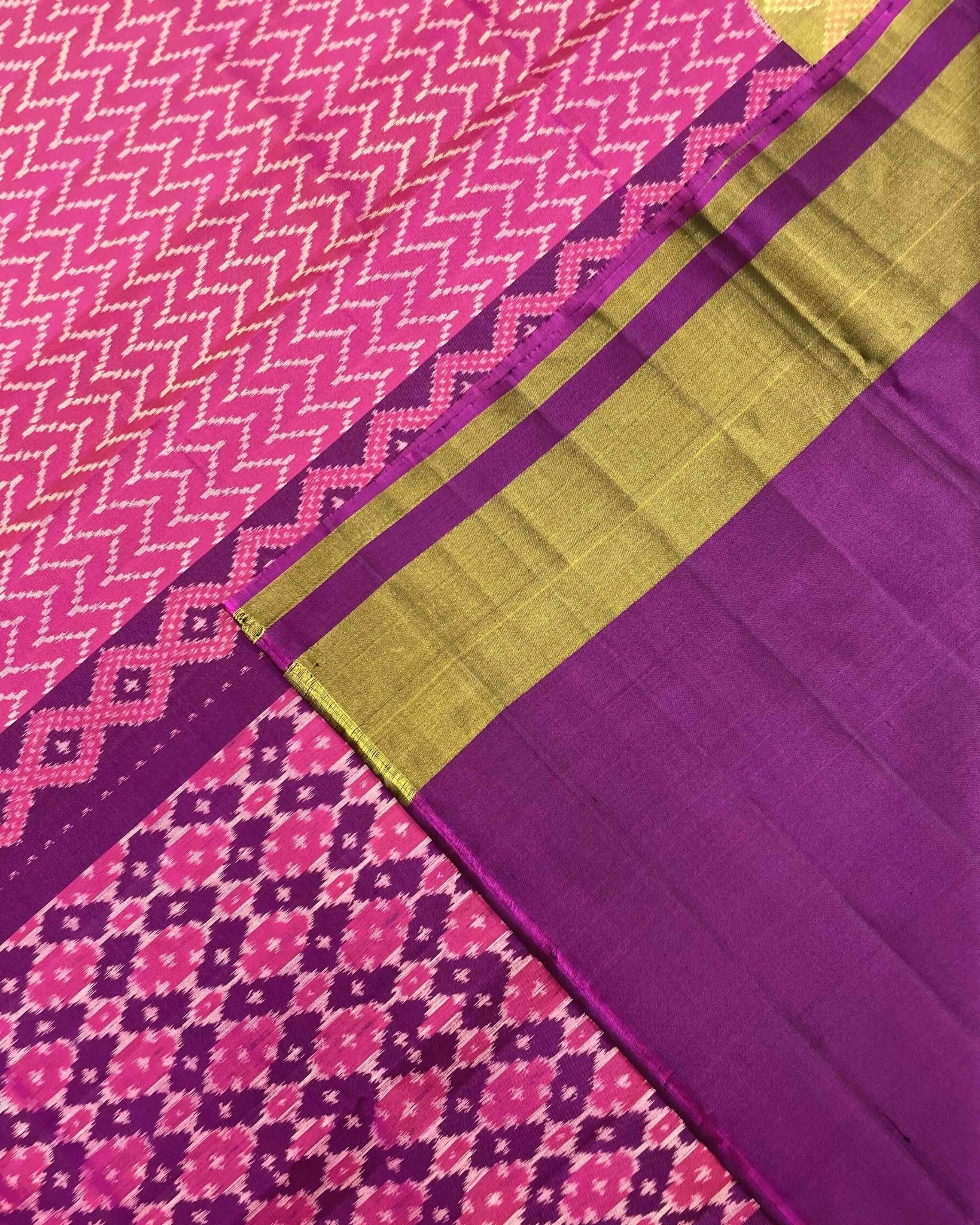 Purple & Pink Zig Zag Lining Patola Saree - SindhoiPatolaArt