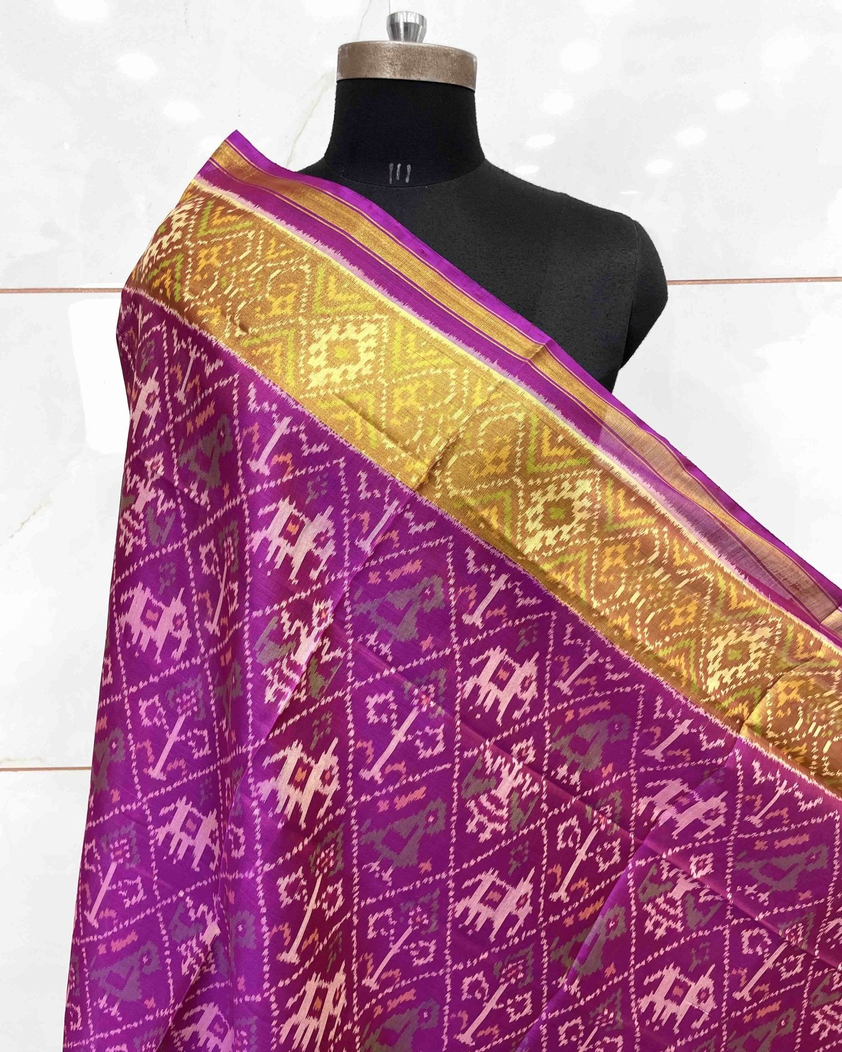 Purplish Pink Narikunj Patola Dupatta - SindhoiPatolaArt