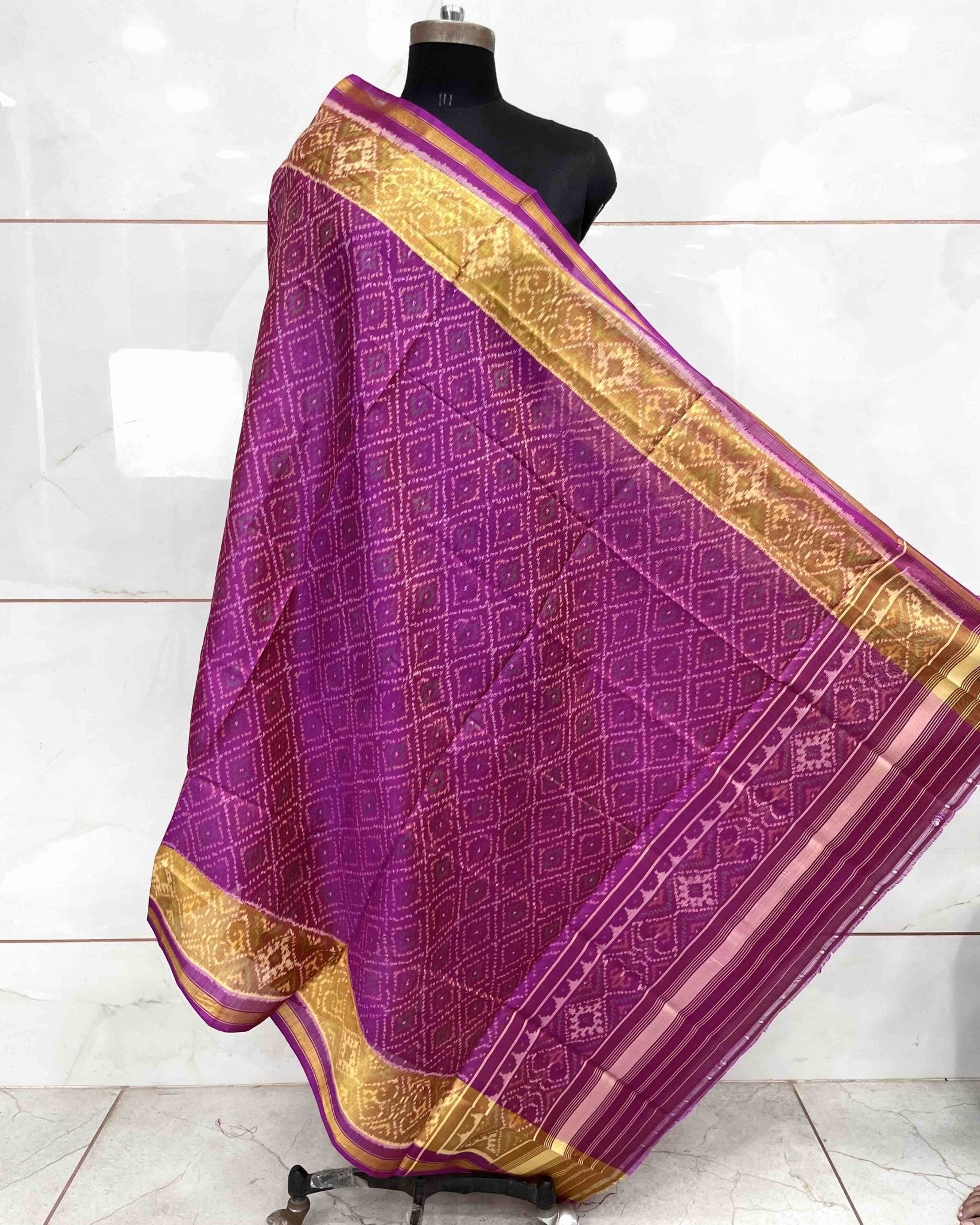 Purplish Pink Small Panchanda Patola Dupatta - SindhoiPatolaArt