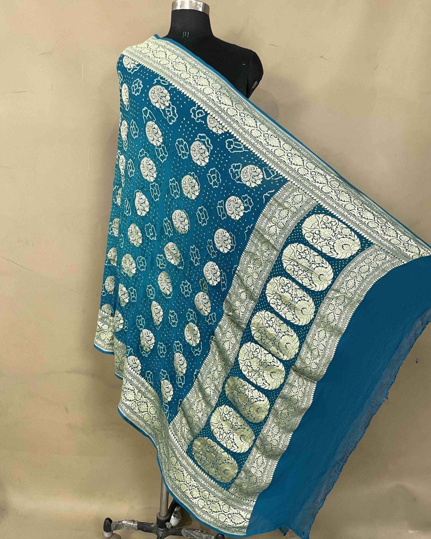 Rama Georgette Bandhani Dupatta - SindhoiPatolaArt