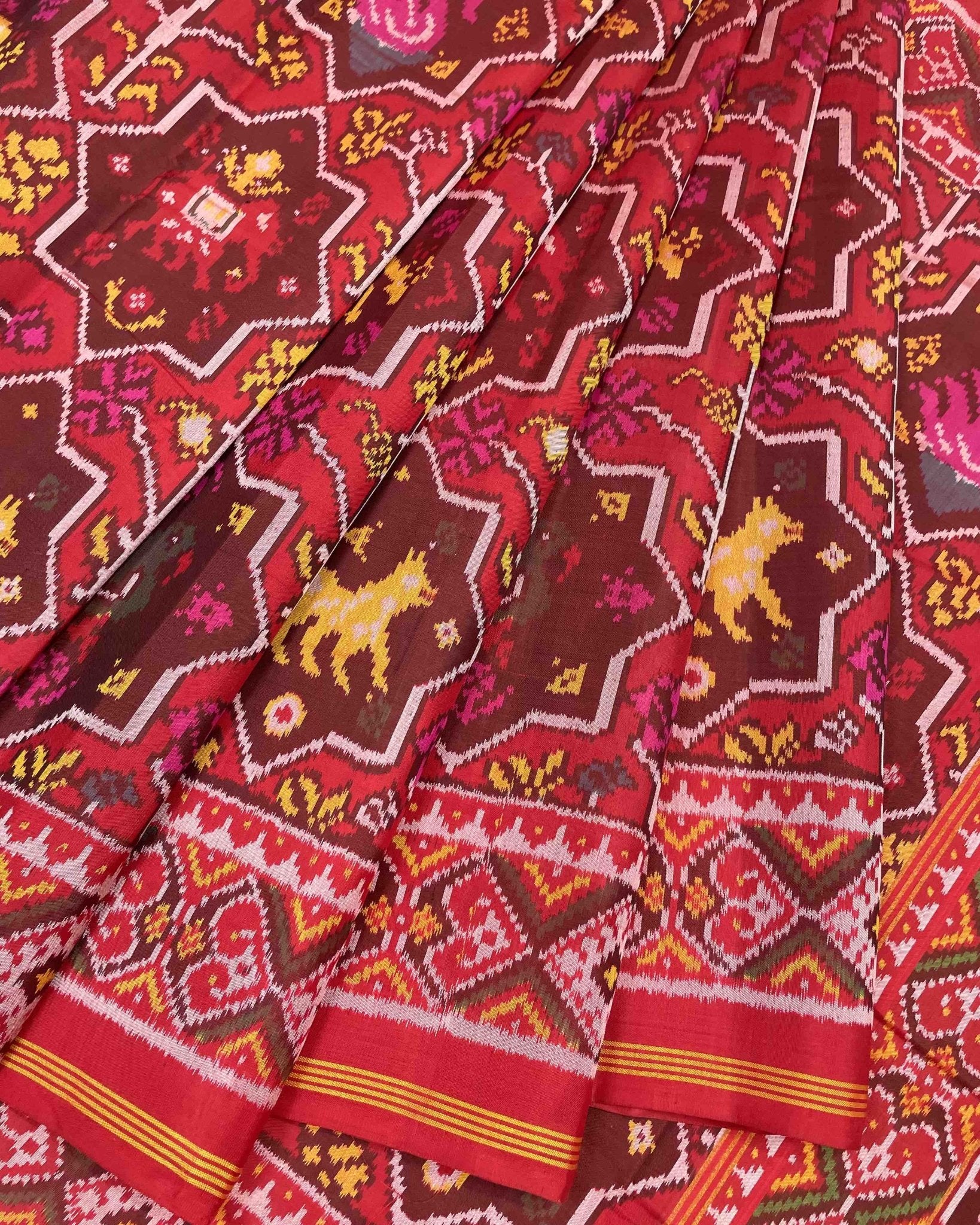 Red Big Figure Star Narikunj Designer Patola Saree - SindhoiPatolaArt