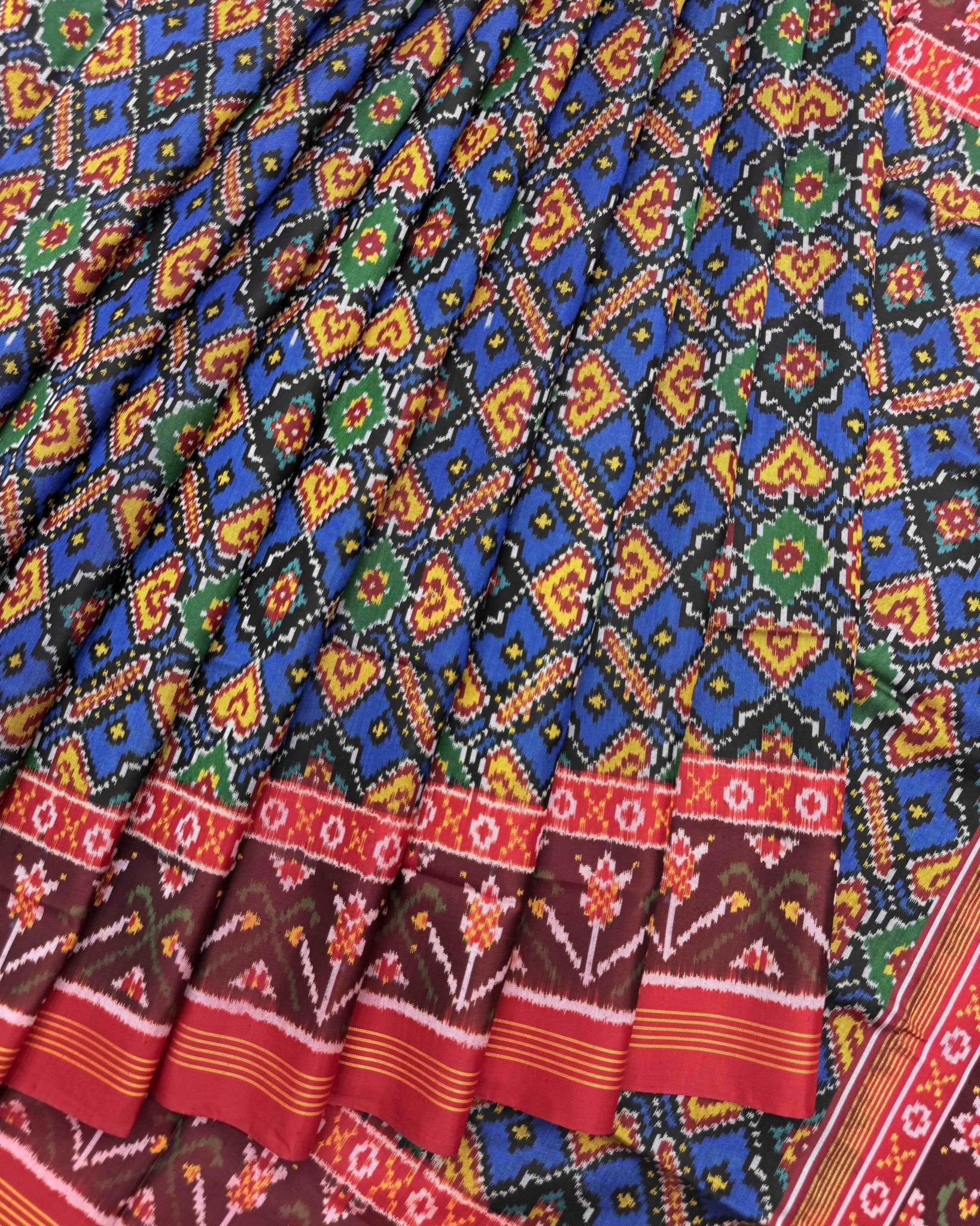 Red & Blue Manekchowk Semi Double Ikat Patola Saree - SindhoiPatolaArt