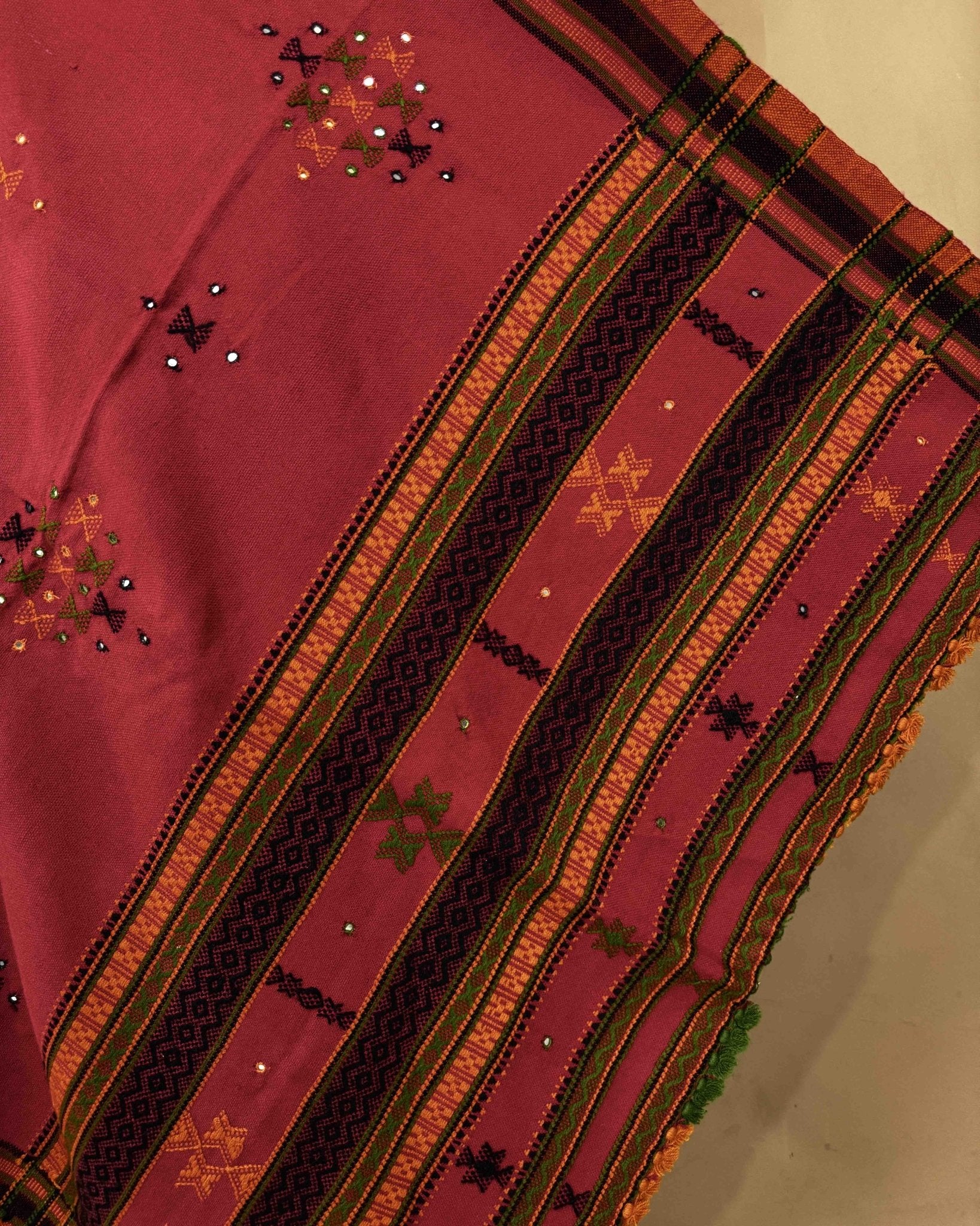 Red Butta Mirror Kutchi Woolen Shawl - SindhoiPatolaArt