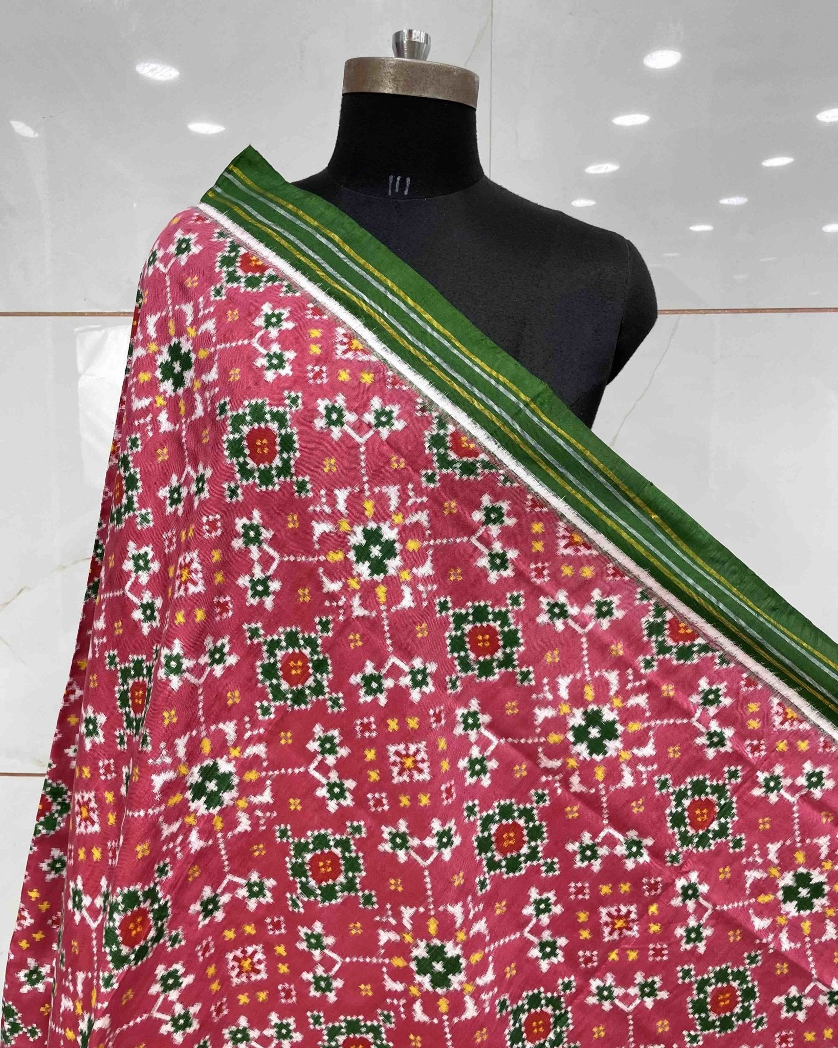 Red & Carrot Pink Navratan Patola Dupatta - SindhoiPatolaArt