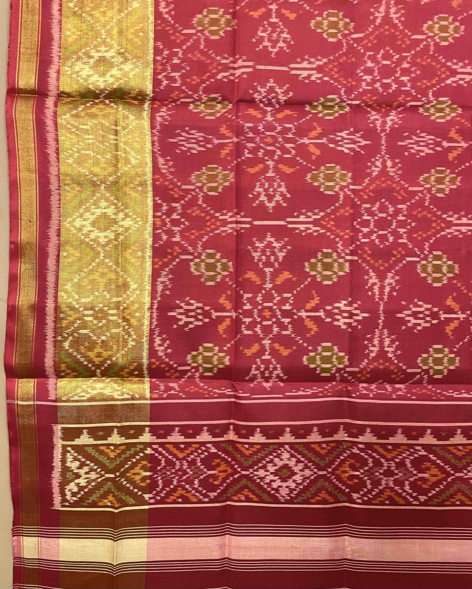 Red Chhabdi Patola Dupatta - SindhoiPatolaArt