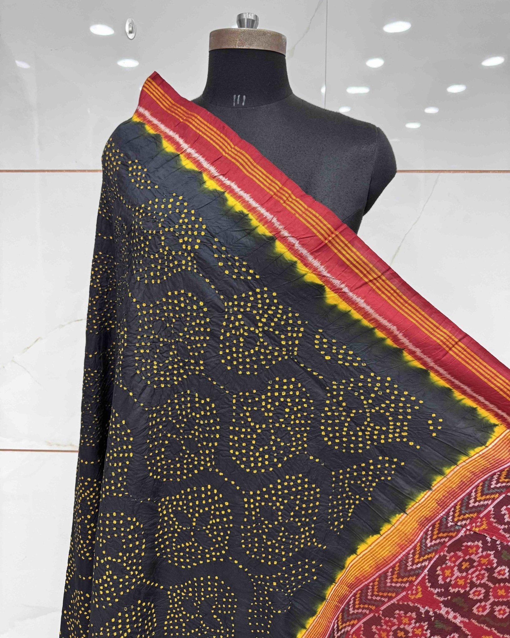 Red & Dark Grey Bandhani Patola Dupatta - SindhoiPatolaArt