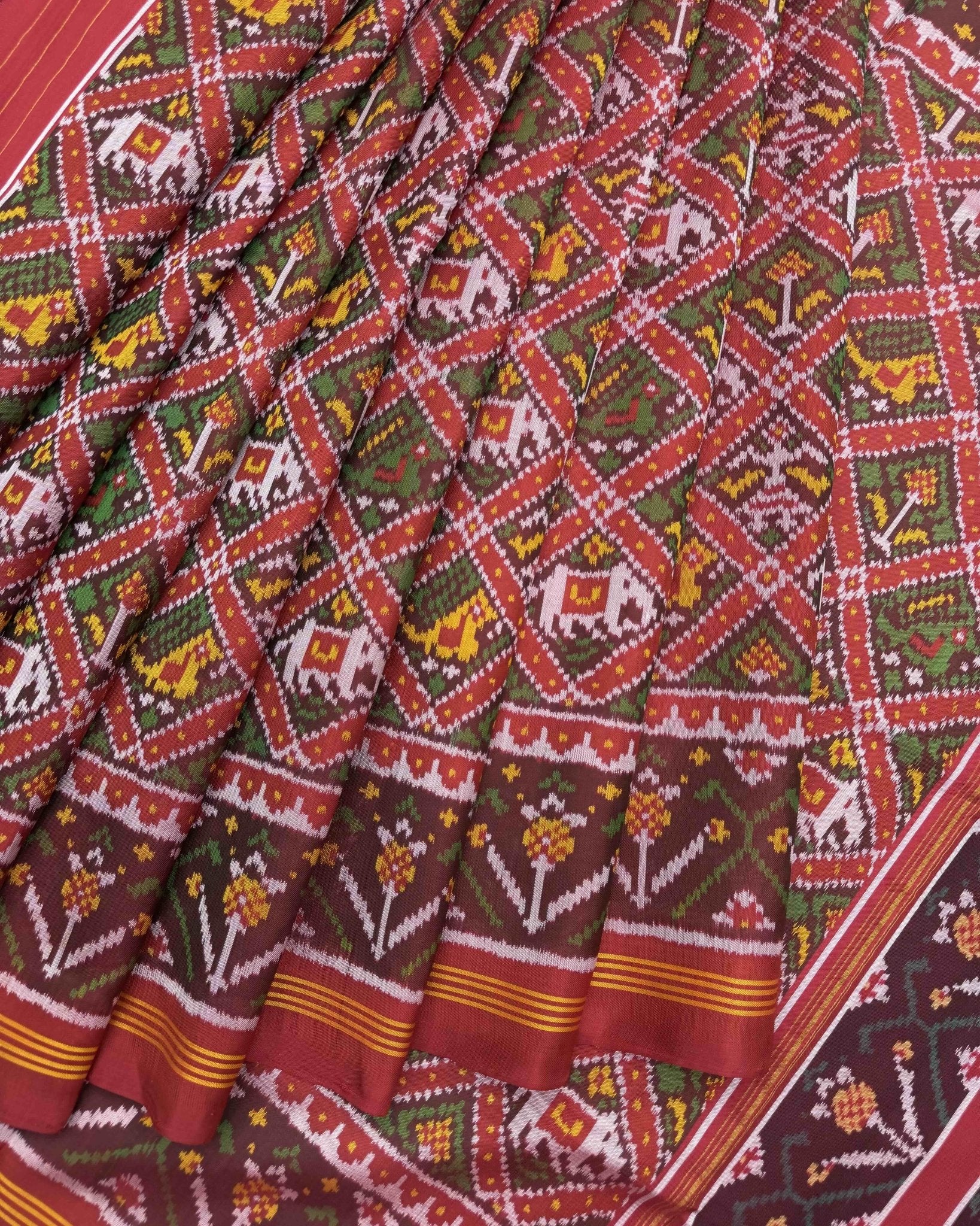 Red & Green Narikunj Semi Double Ikat Patola Saree - SindhoiPatolaArt