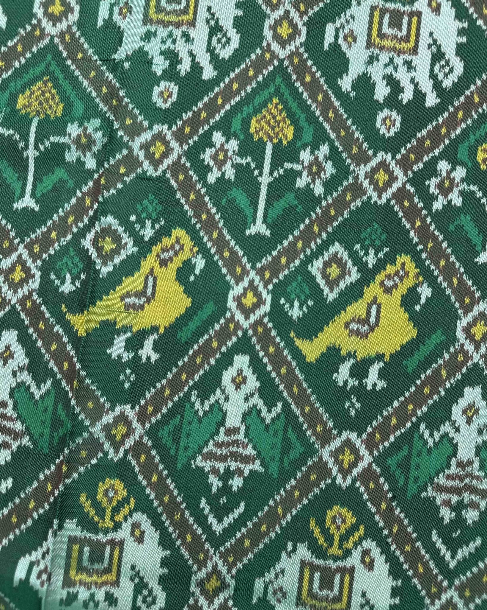 Red & Green Narikunj Semi Double Ikat Patola Saree - SindhoiPatolaArt