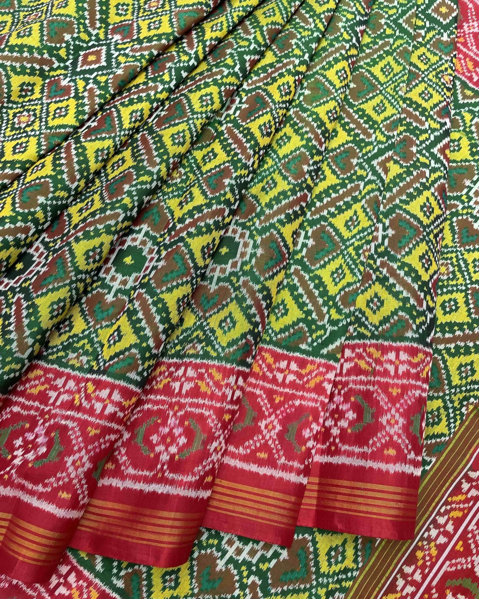 Red & Lemon Yellow Manekchowk Patola Saree - SindhoiPatolaArt
