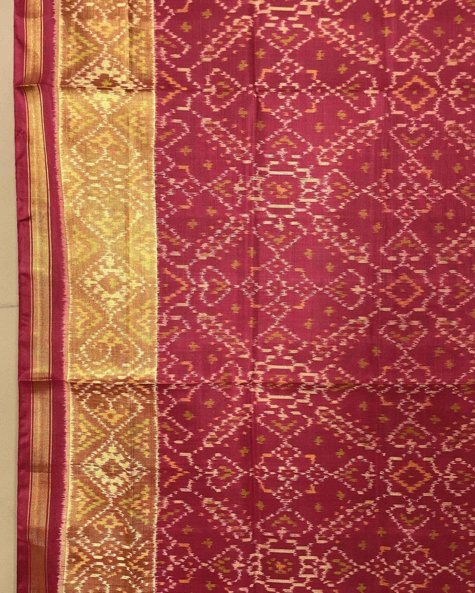 Red Manekchowk Patola Dupatta - SindhoiPatolaArt