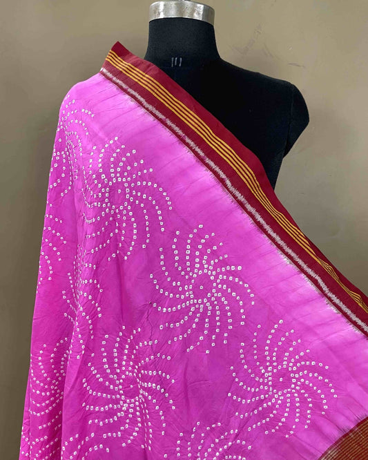 Red & Pink Bandhani Patola Dupatta - SindhoiPatolaArt