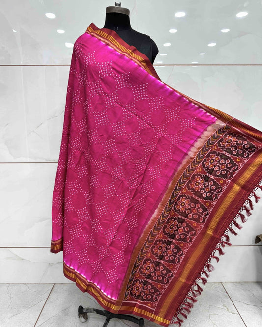 Red & Pink Bandhani Patola Dupatta - SindhoiPatolaArt
