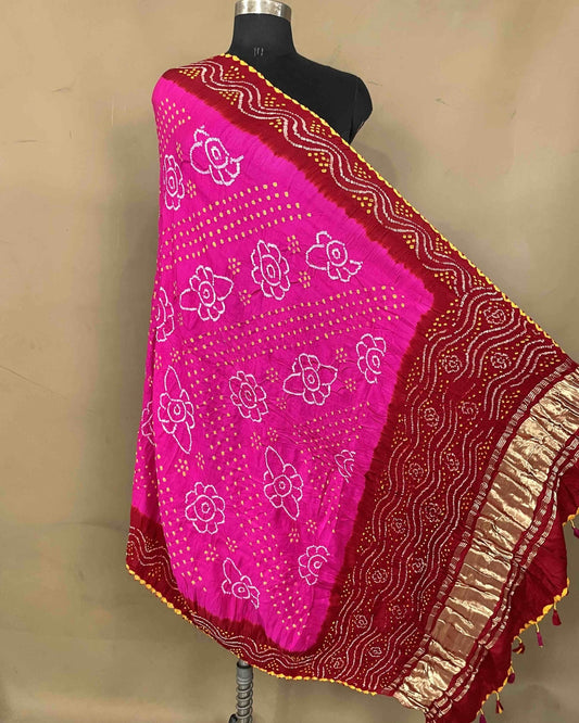 Red & Pink Gajji Bandhani Dupatta - SindhoiPatolaArt