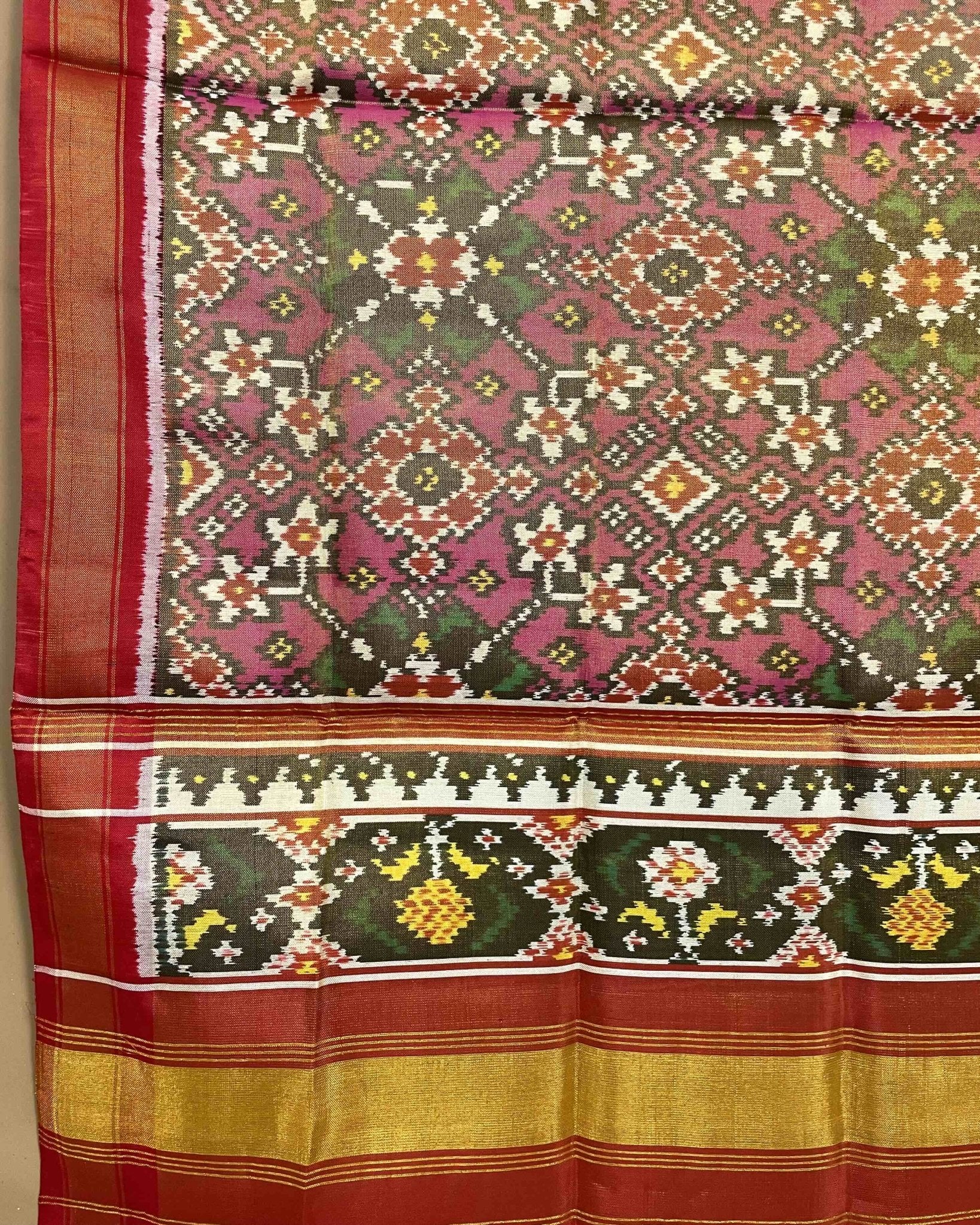Red & Pink Navratan Tissue Patola Dupatta - SindhoiPatolaArt
