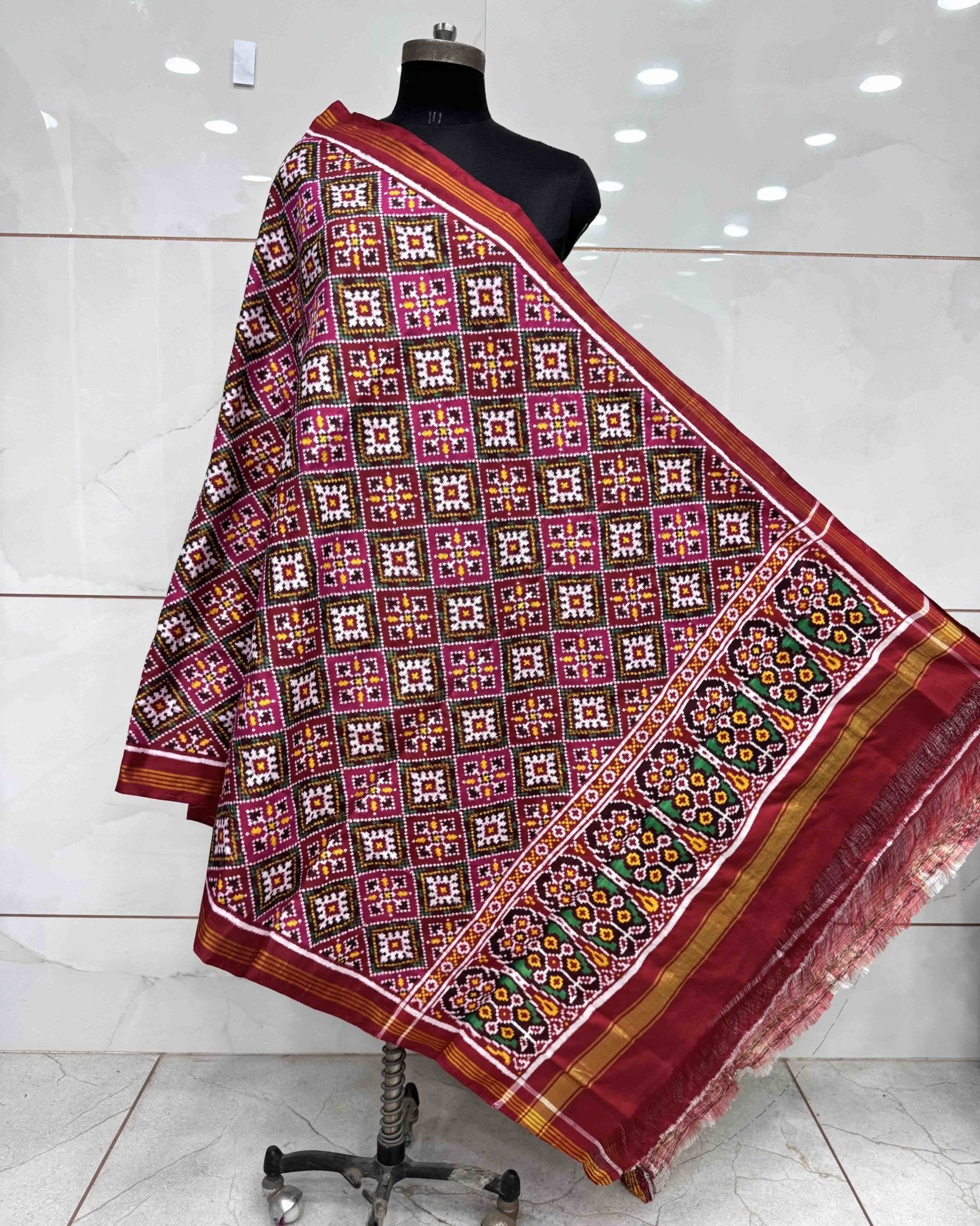 Red & Pink Panchanda Double Ikat Patola Dupatta - SindhoiPatolaArt
