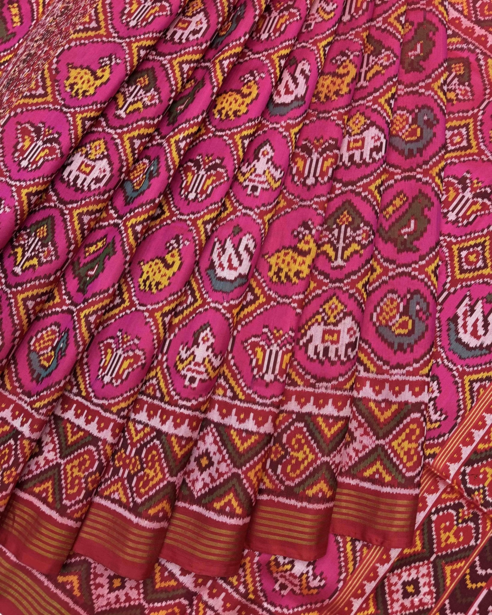 Red & Pink Small Circle Narikunj Semi Double Ikat Patola Saree - SindhoiPatolaArt