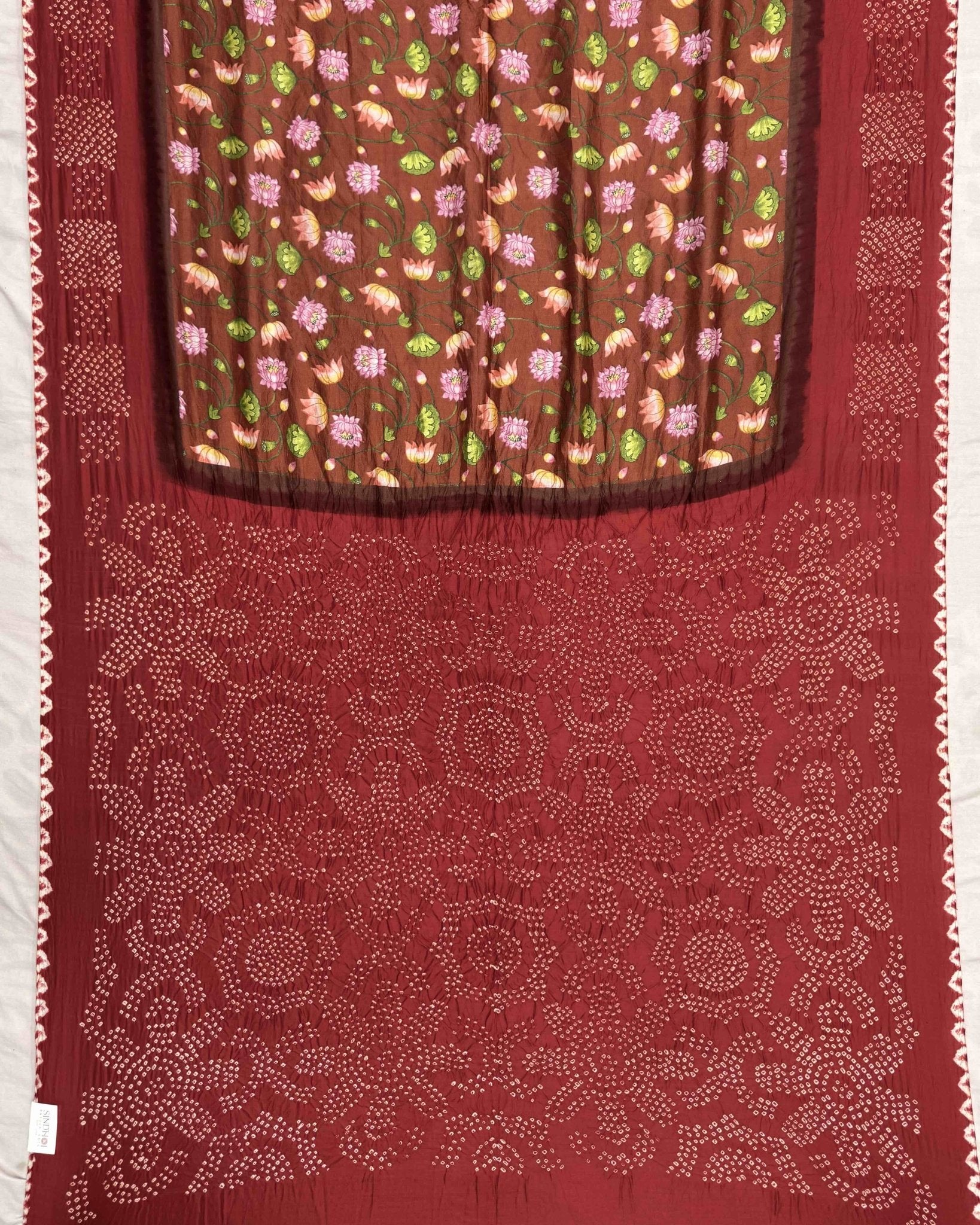 Red & Redish Brown Flower Pichhwai Bandhani Saree - SindhoiPatolaArt