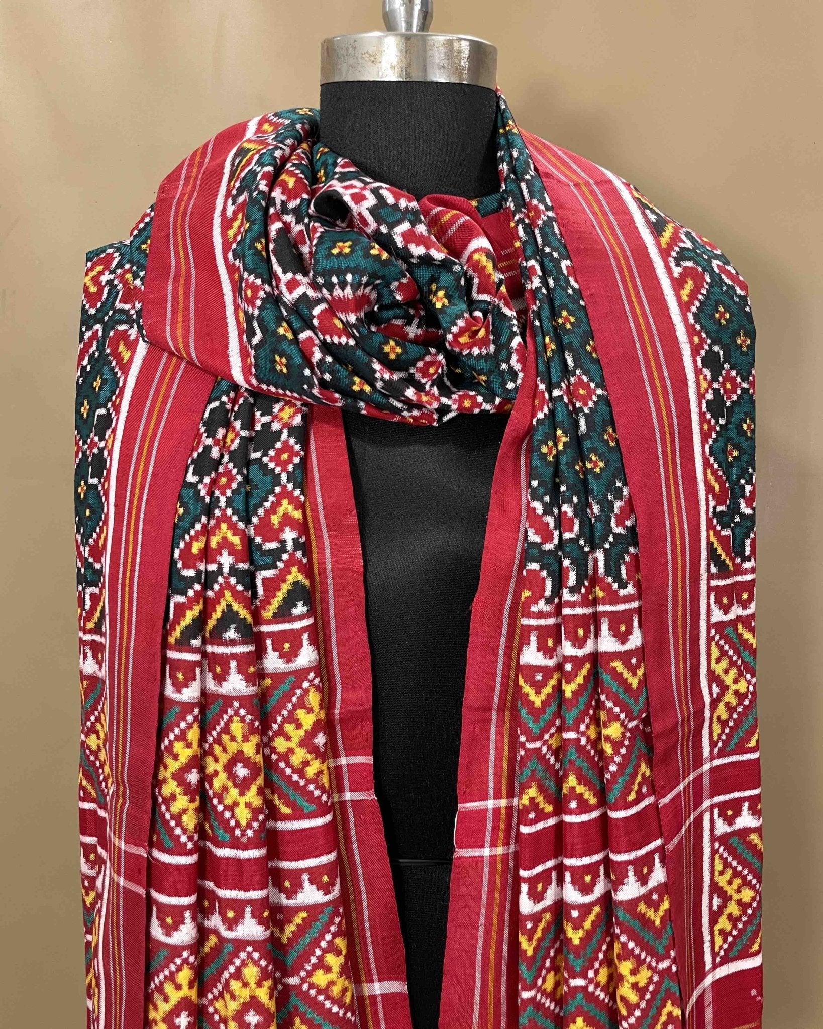 Red & Turquoise Manekchowk Patola Dupatta - SindhoiPatolaArt