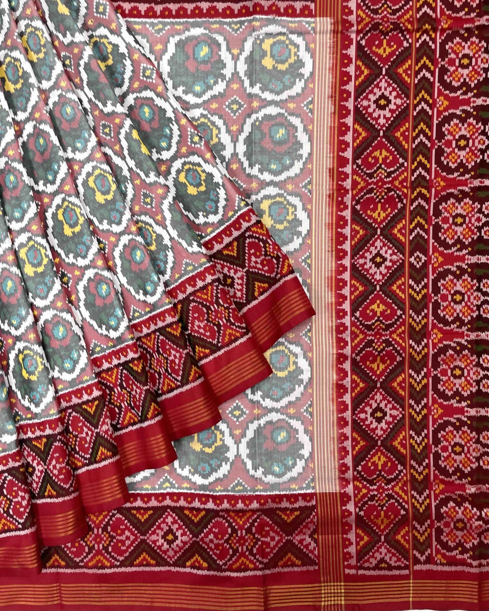 Red & White Circle Flower Designer Patola Saree - SindhoiPatolaArt