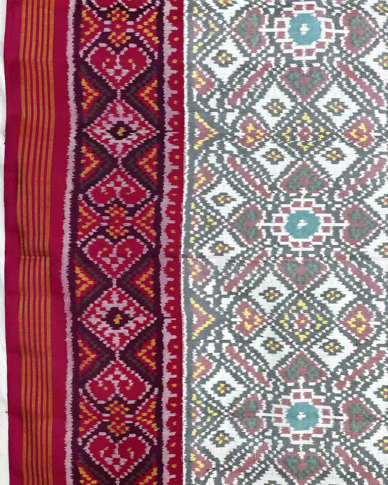 Red & White Manekchowk Patola Saree - SindhoiPatolaArt