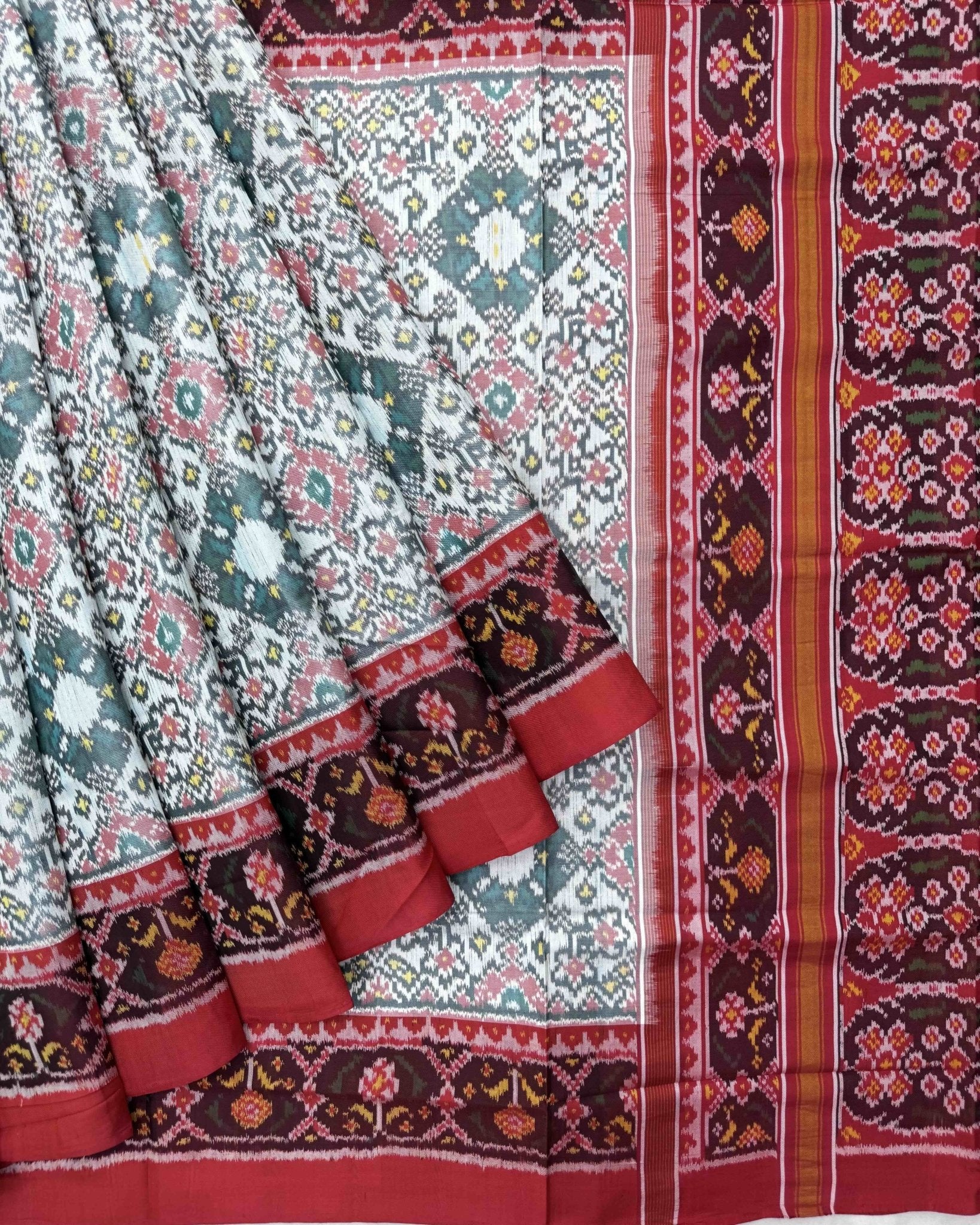 Red & White Navratan Semi Double Ikat Patola Saree - SindhoiPatolaArt