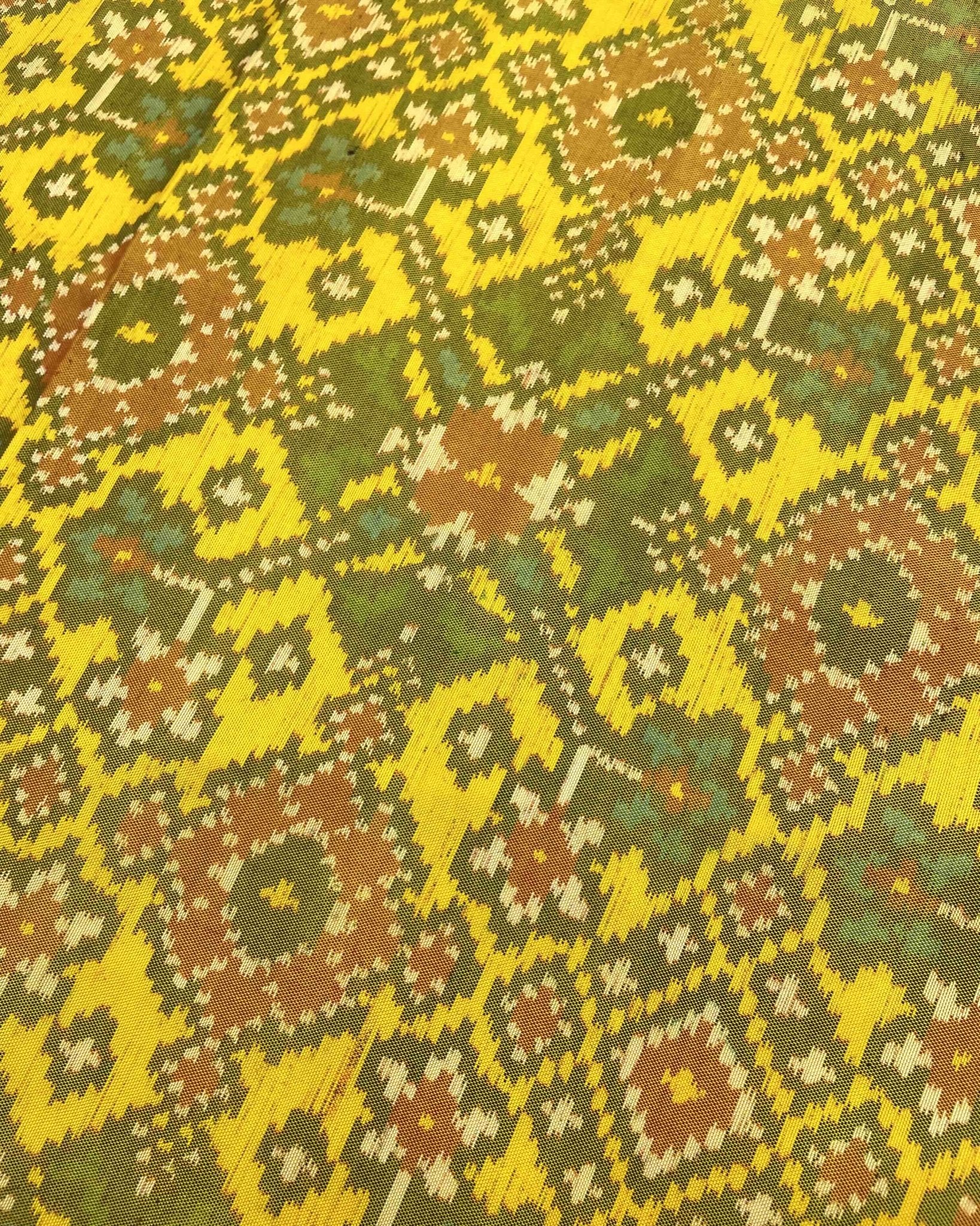 Red & Yellow Navratan Patola Saree - SindhoiPatolaArt