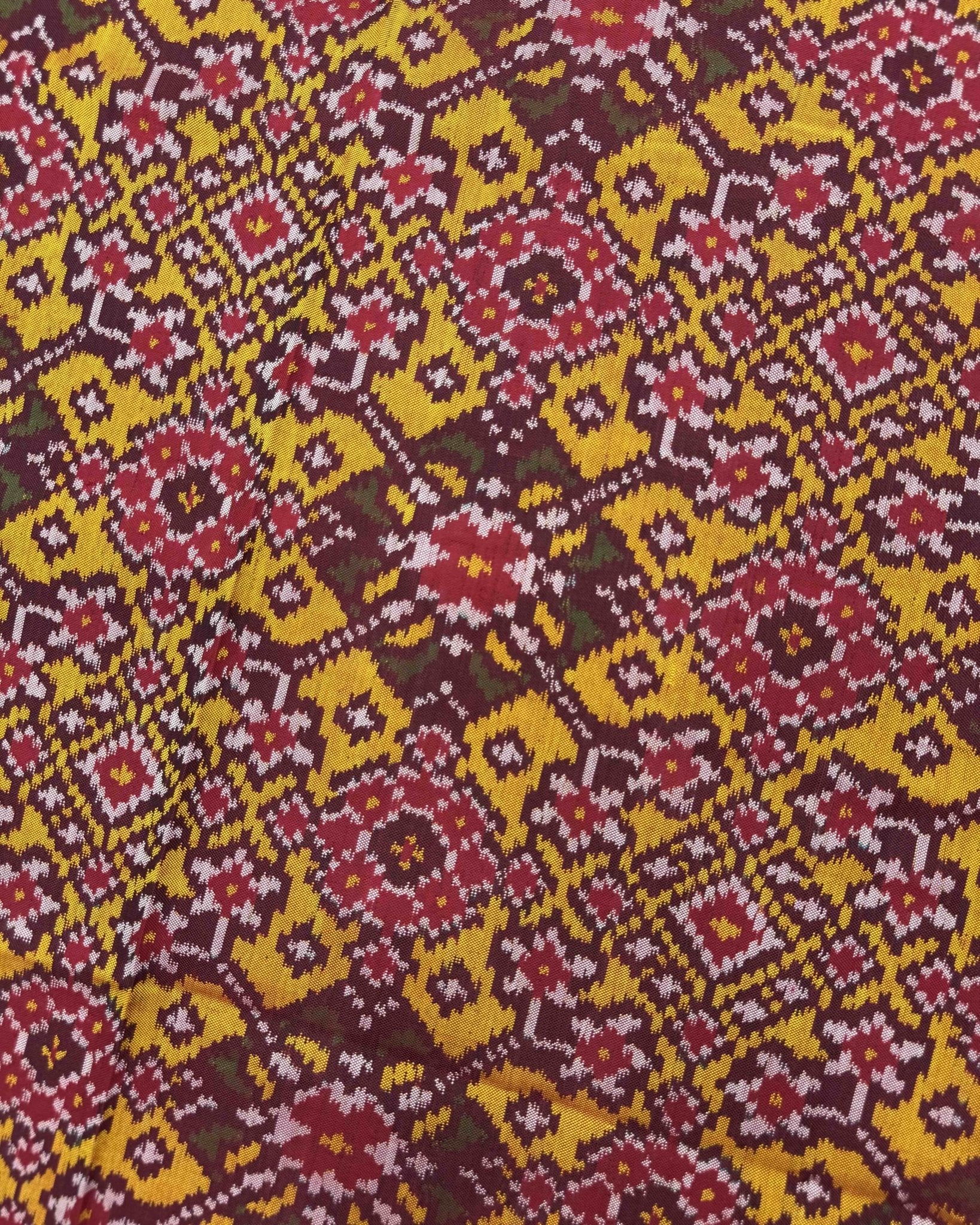 Red & Yellow Navratan Semi Double Ikat Patola Dupatta - SindhoiPatolaArt