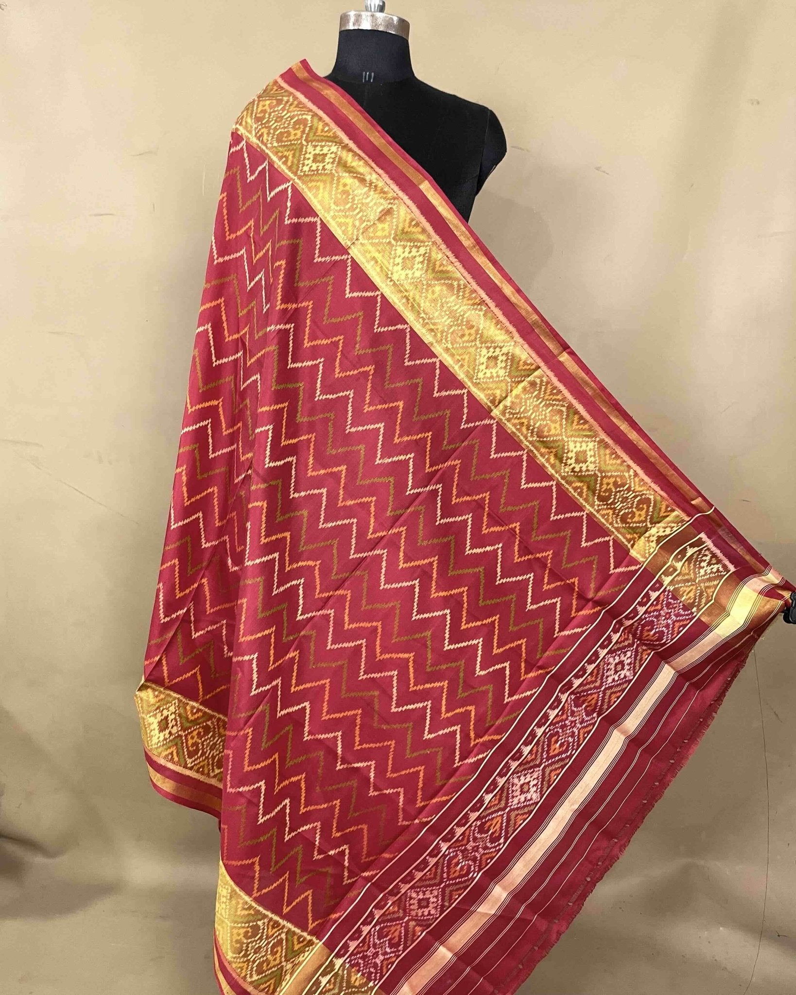Red Zig Zag Lining Patola Dupatta - SindhoiPatolaArt