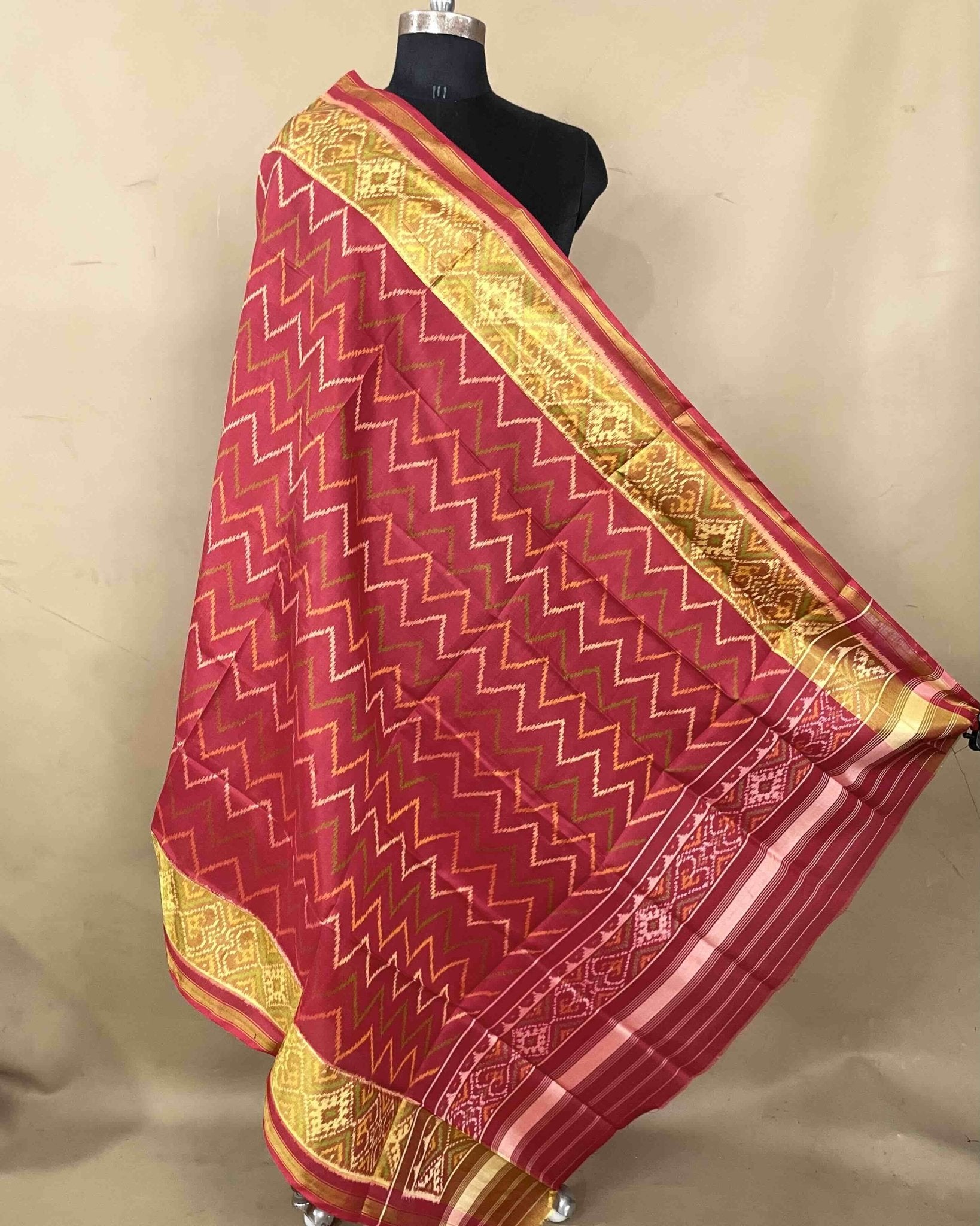 Red Zig Zag Lining Patola Dupatta - SindhoiPatolaArt