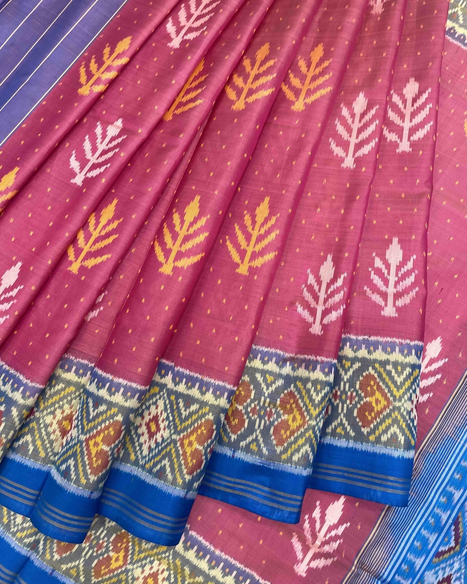 Sky Blue & Light Pink Fancy Leaves Patola Saree - SindhoiPatolaArt