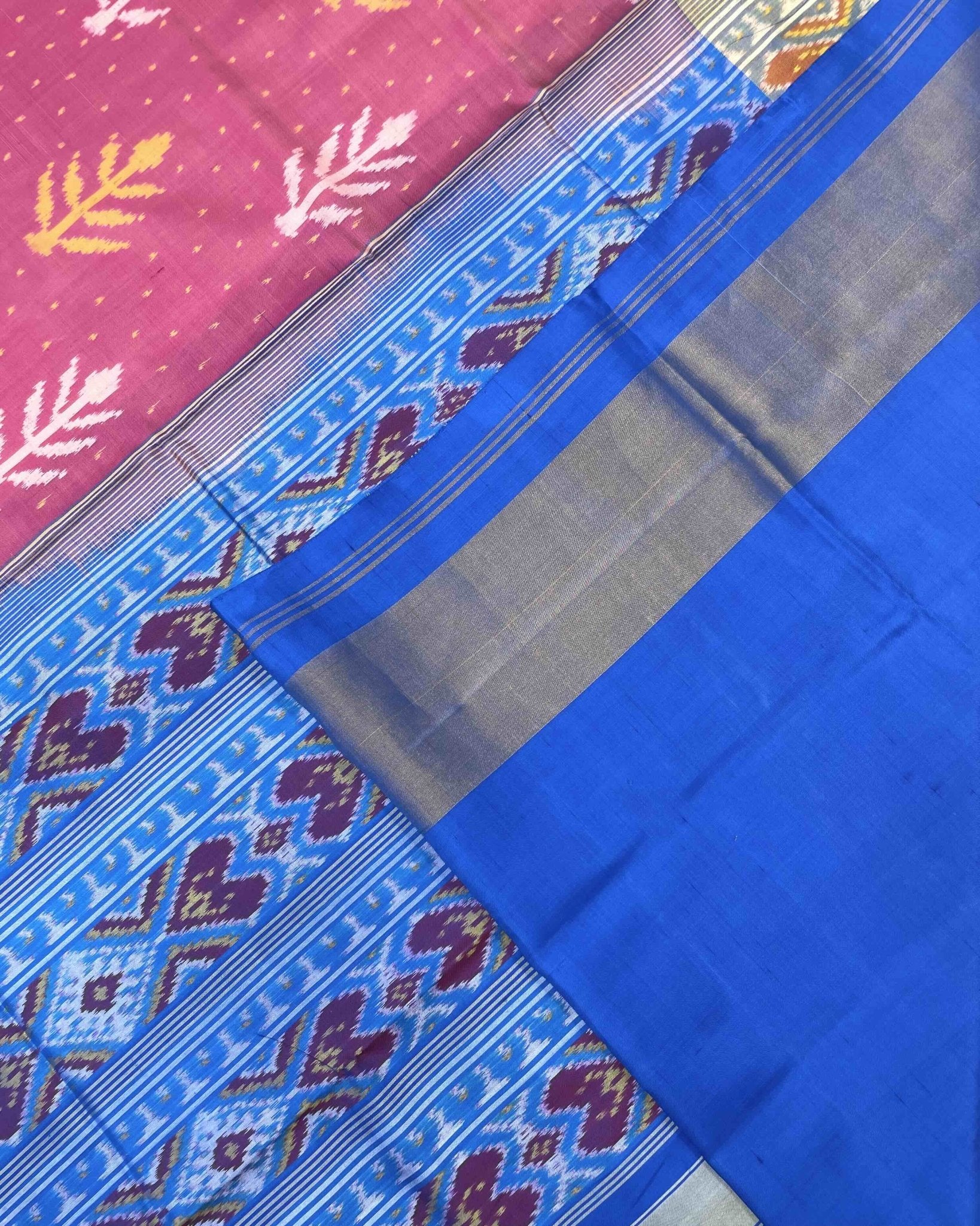 Sky Blue & Light Pink Fancy Leaves Patola Saree - SindhoiPatolaArt