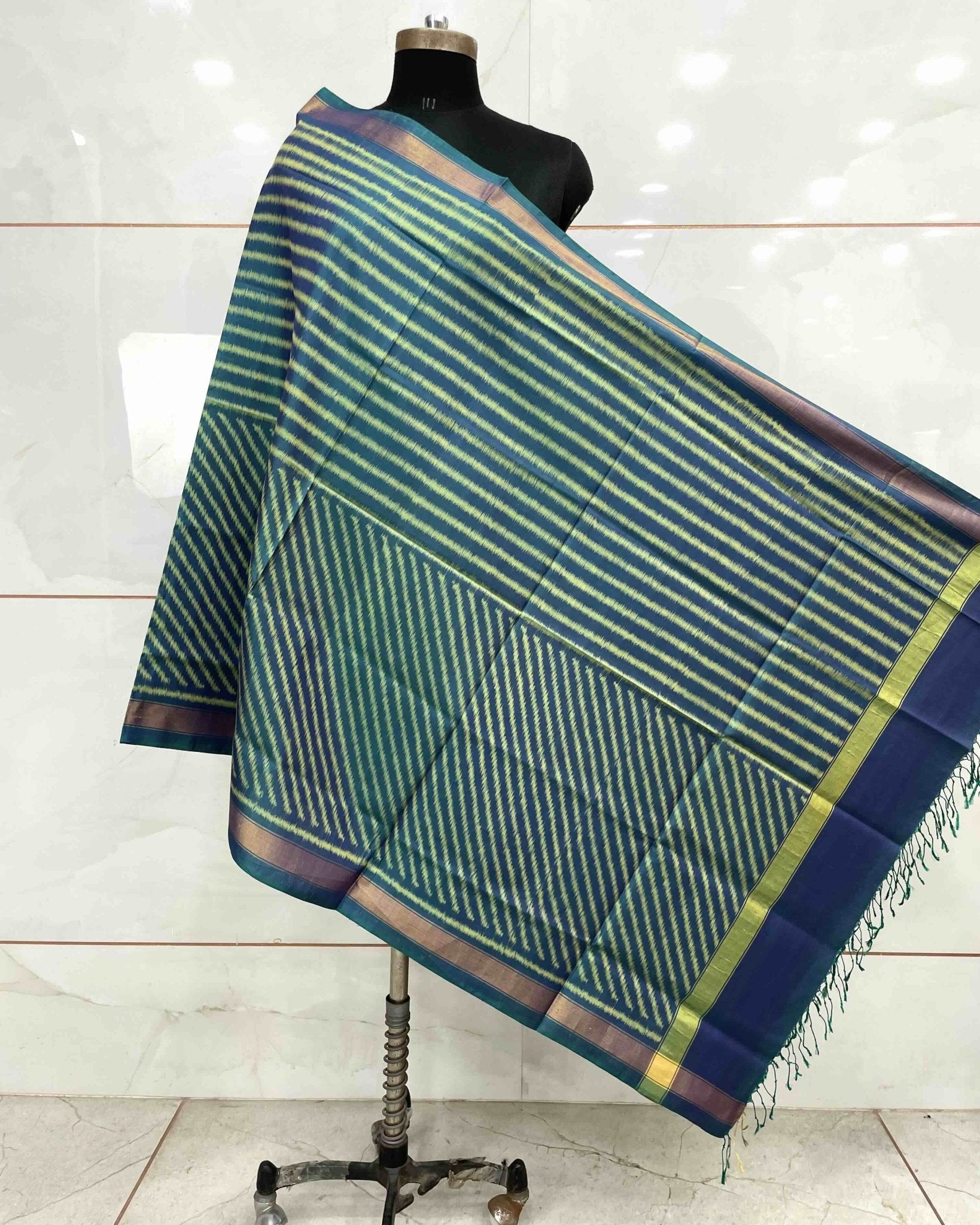 Sky Blue Lining Patola Dupatta - SindhoiPatolaArt