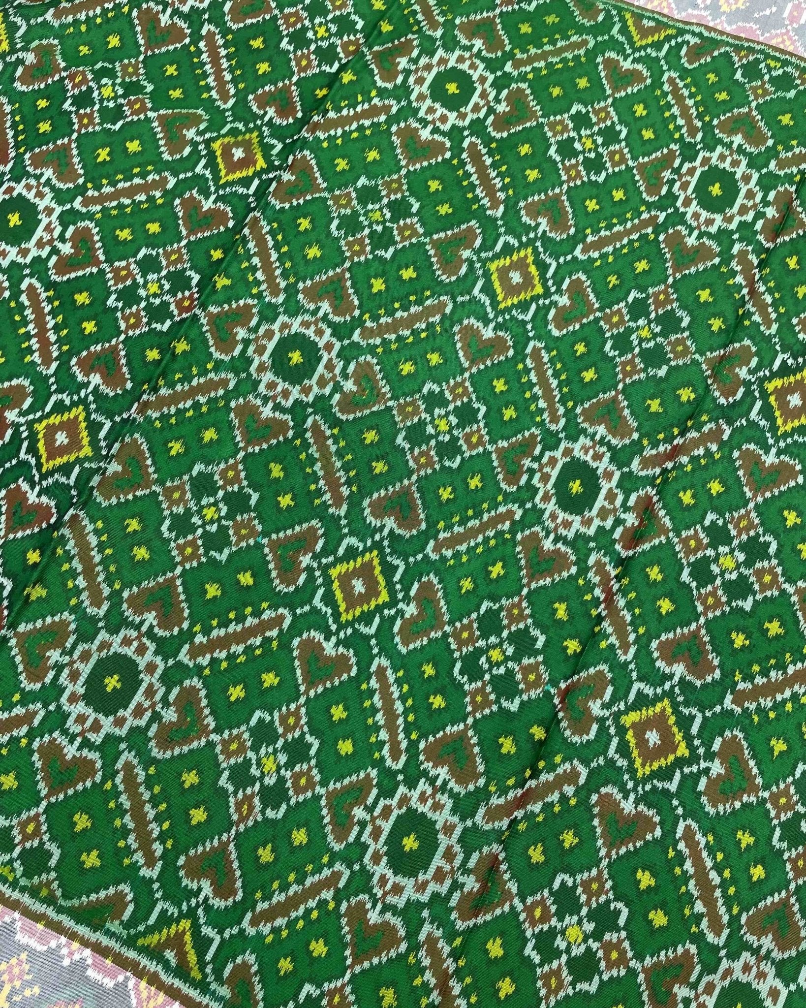 White & Green Manekchowk Patola Saree - SindhoiPatolaArt