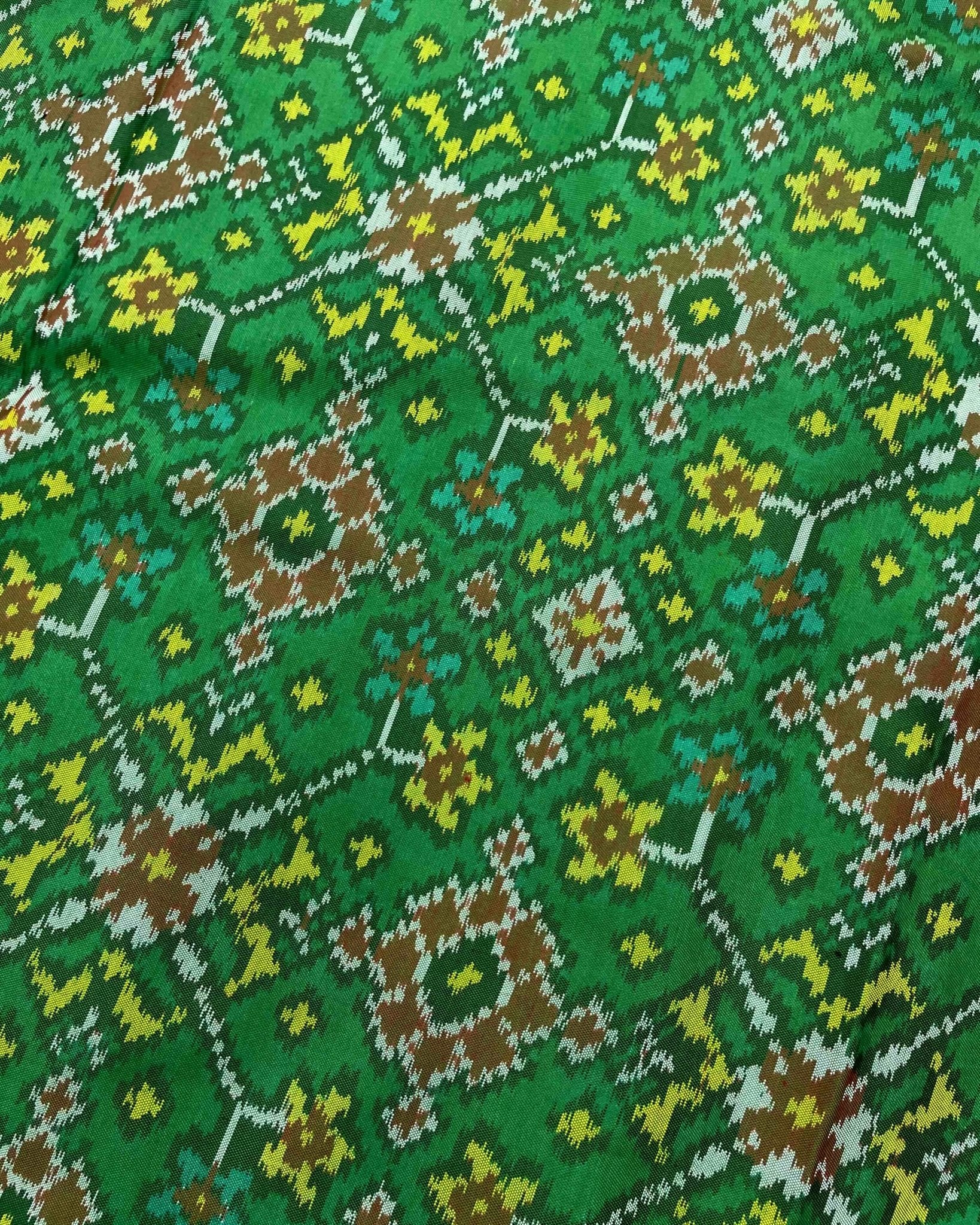 White & Green Navratan Patola Saree - SindhoiPatolaArt