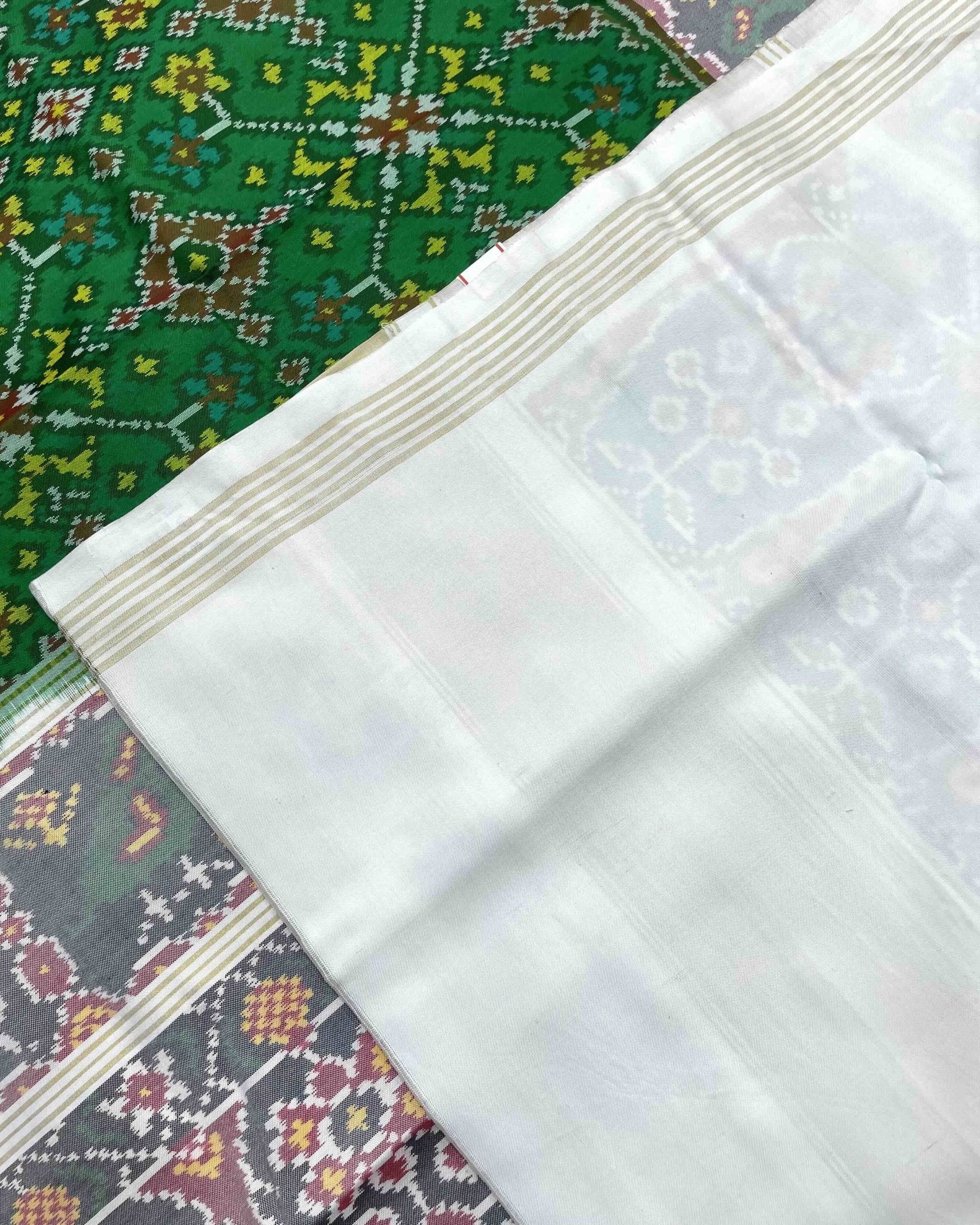 White & Green Navratan Patola Saree - SindhoiPatolaArt