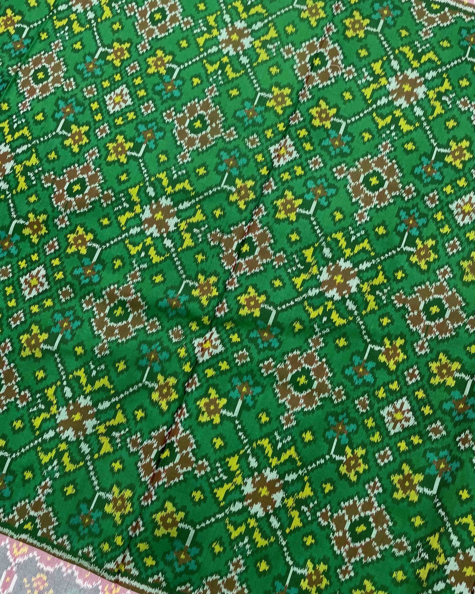 White & Green Navratan Patola Saree - SindhoiPatolaArt