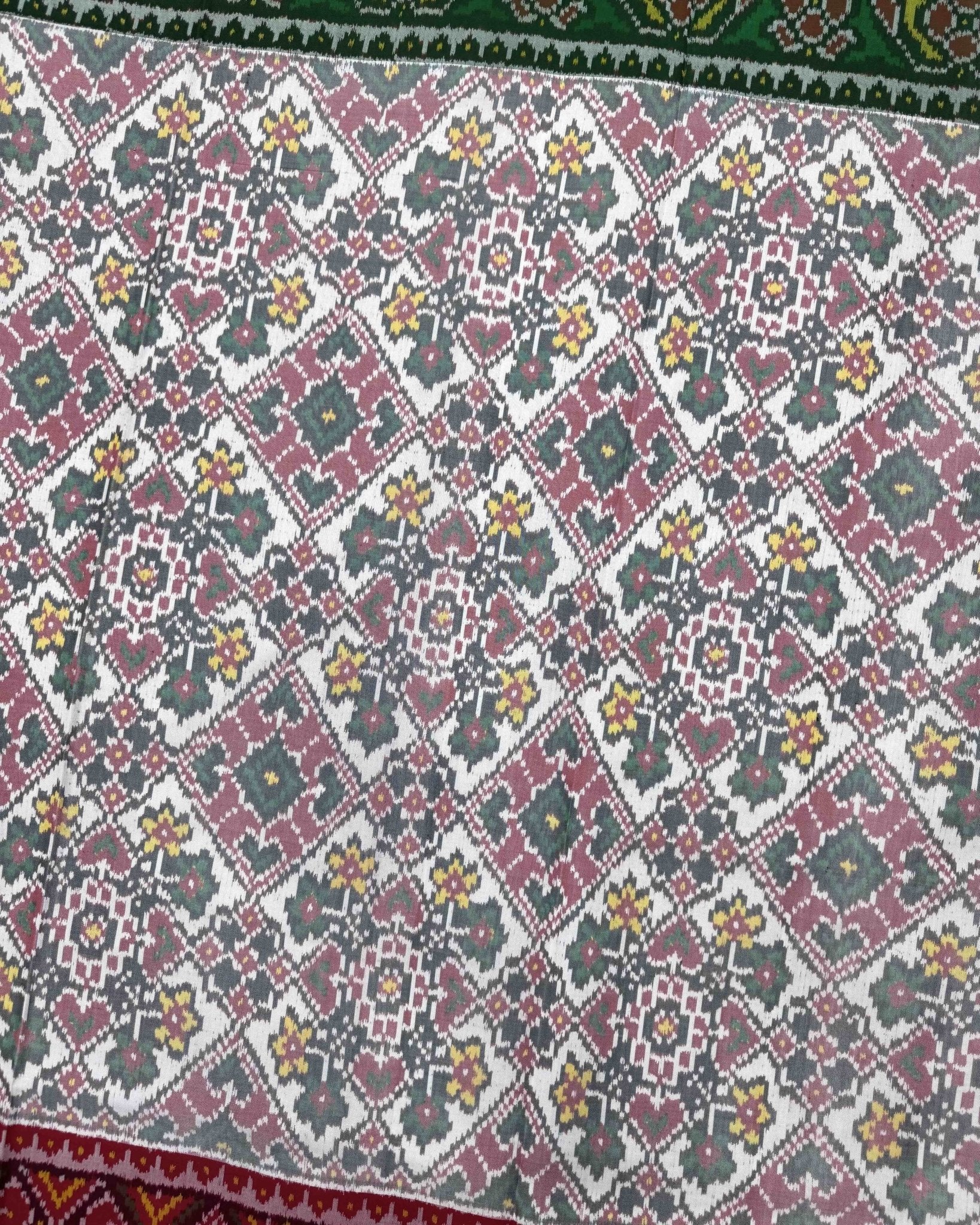 White Manekchowk Navratan Ganga Jamuna Semi Double Ikat Patola Saree - SindhoiPatolaArt