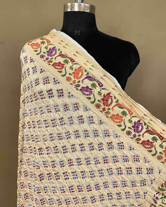 White Meenakari Bandhani Dupatta - SindhoiPatolaArt