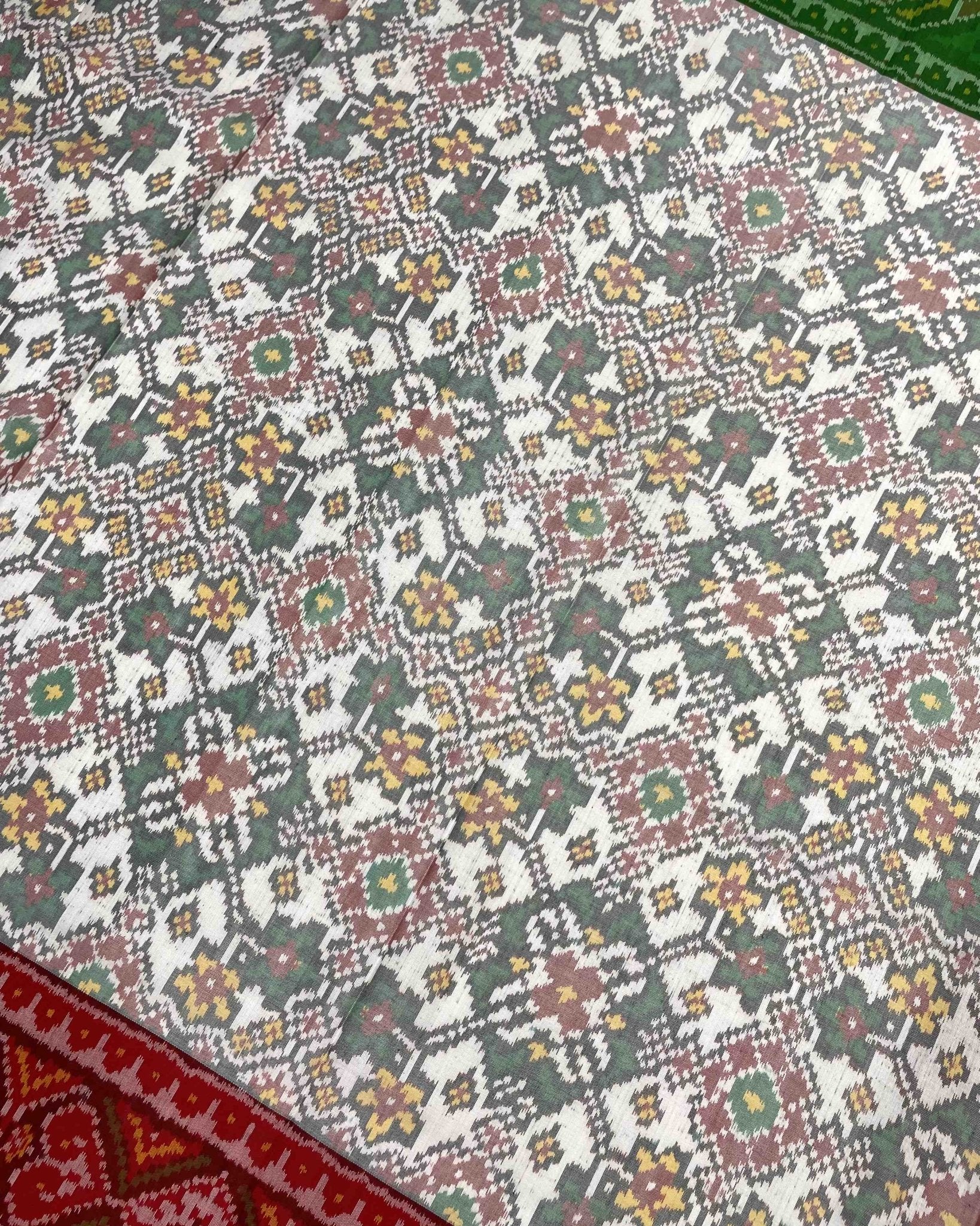 White Navratan Ganga Jamuna Designer Patola Saree - SindhoiPatolaArt