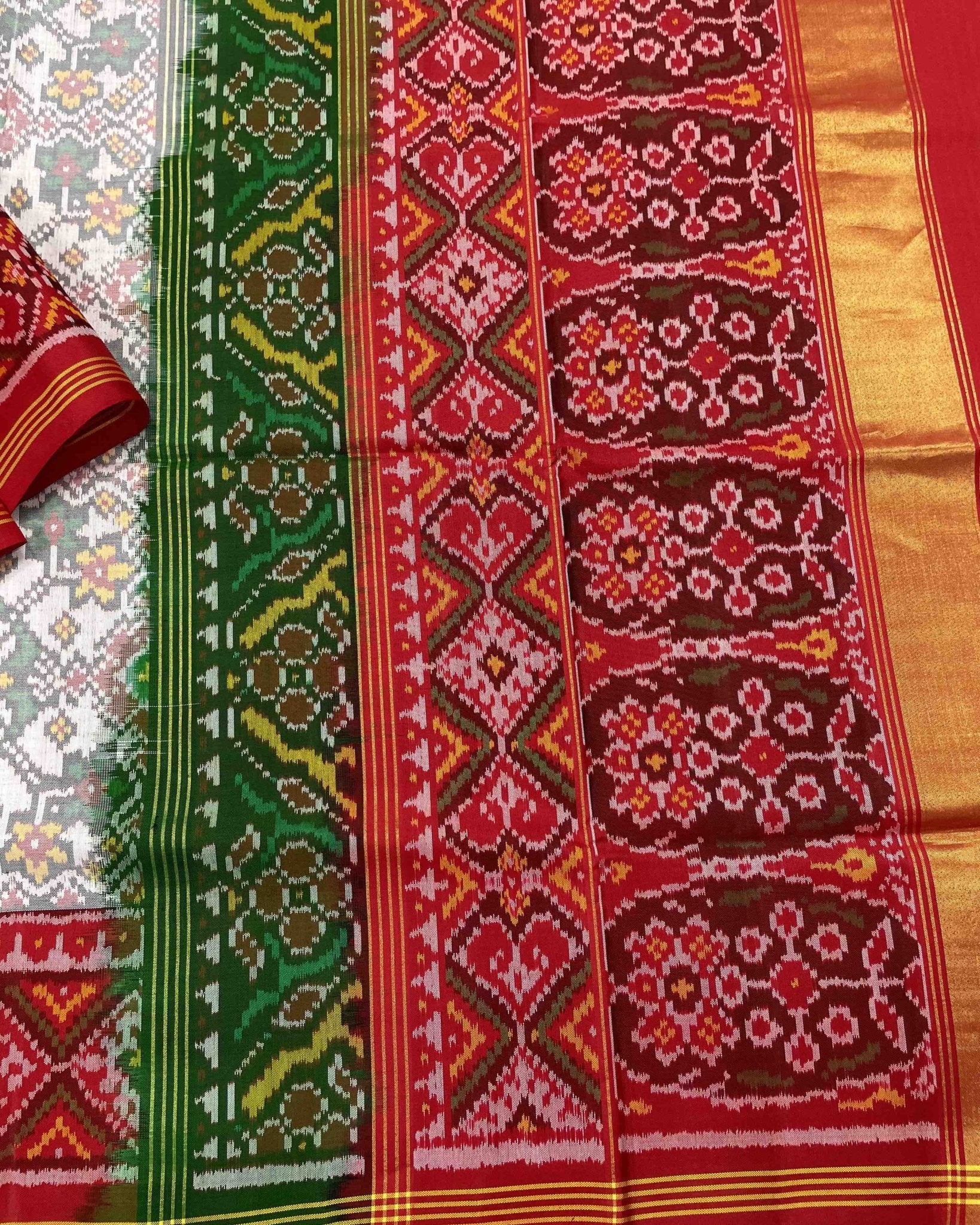 White Navratan Ganga Jamuna Designer Patola Saree - SindhoiPatolaArt