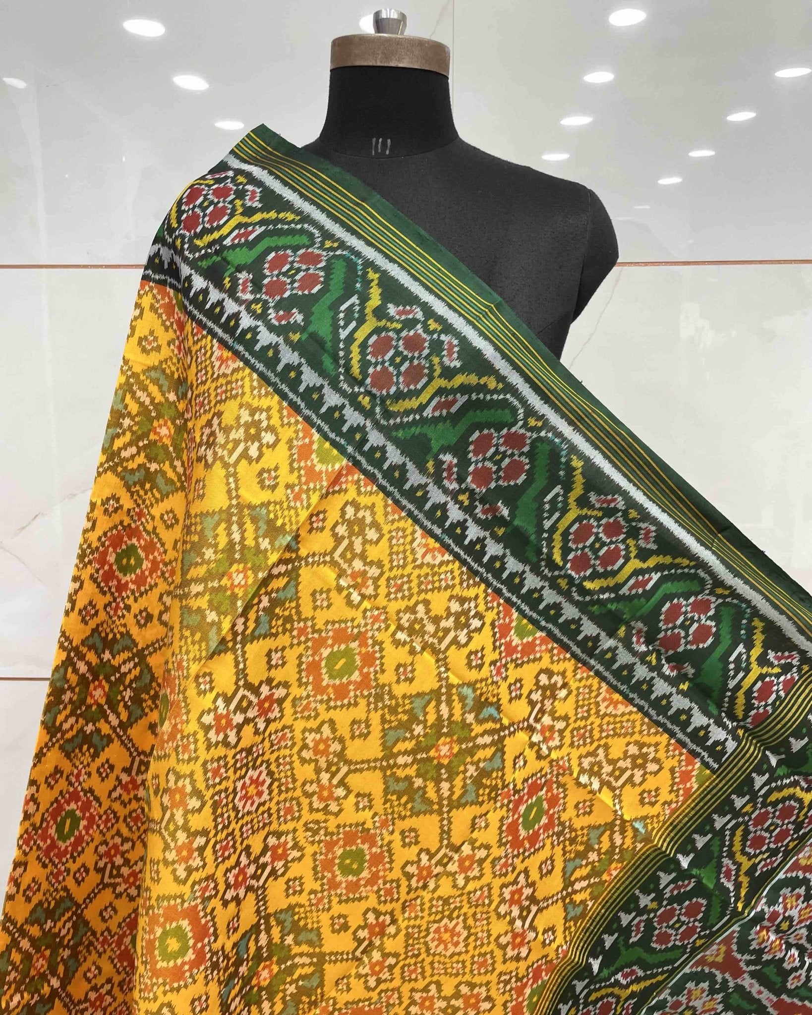 Yellow Ganga Jamuna Navratan Patola Dupatta - SindhoiPatolaArt