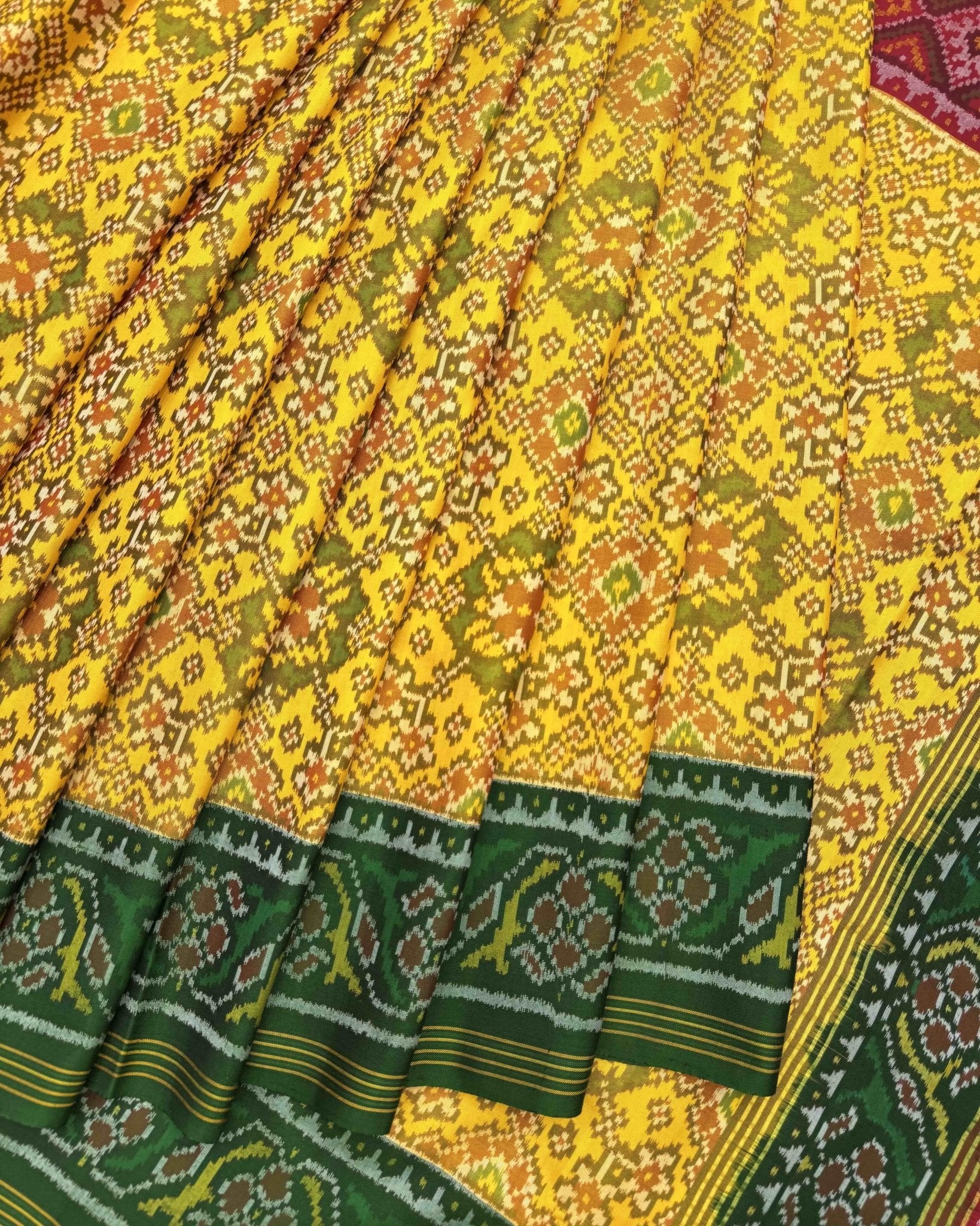 Yellow Navratan Ganga Jamuna Patola Saree - SindhoiPatolaArt