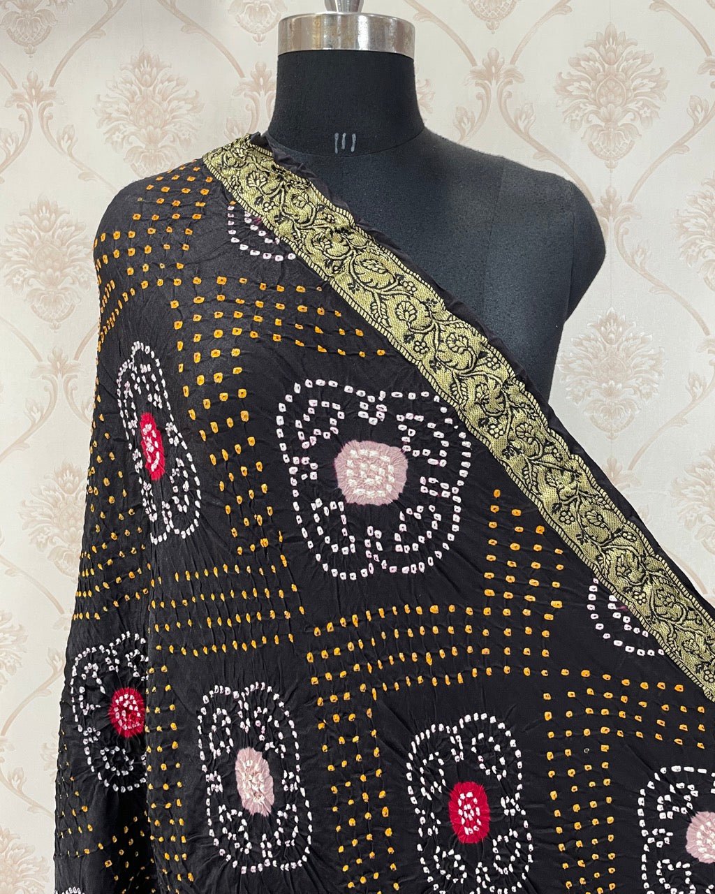 Bandhani Dupatta - SindhoiPatolaArt
