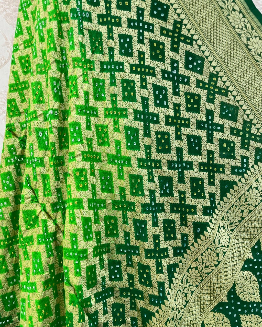 Bandhani Dupatta - SindhoiPatolaArt