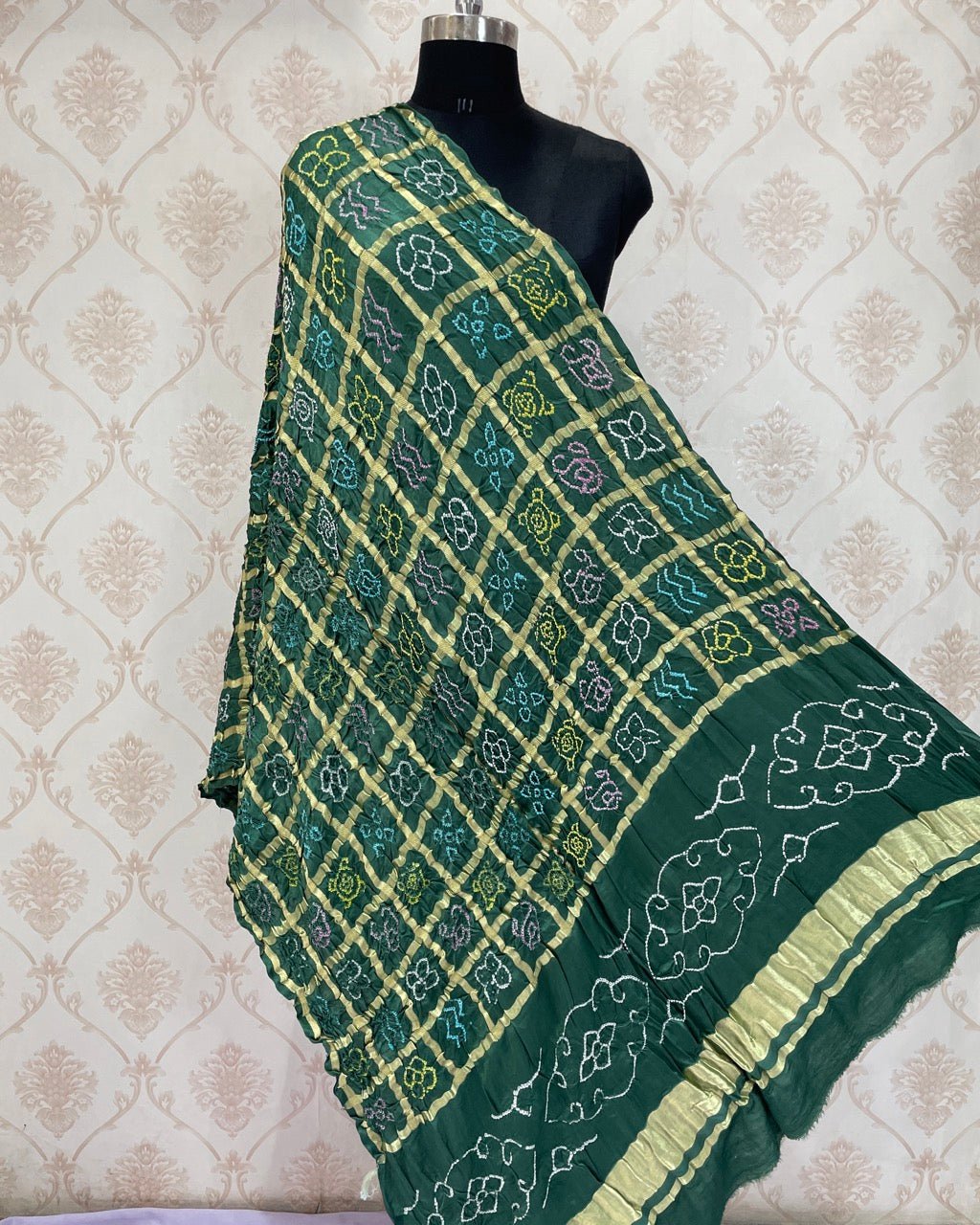 Bandhani Dupatta - SindhoiPatolaArt