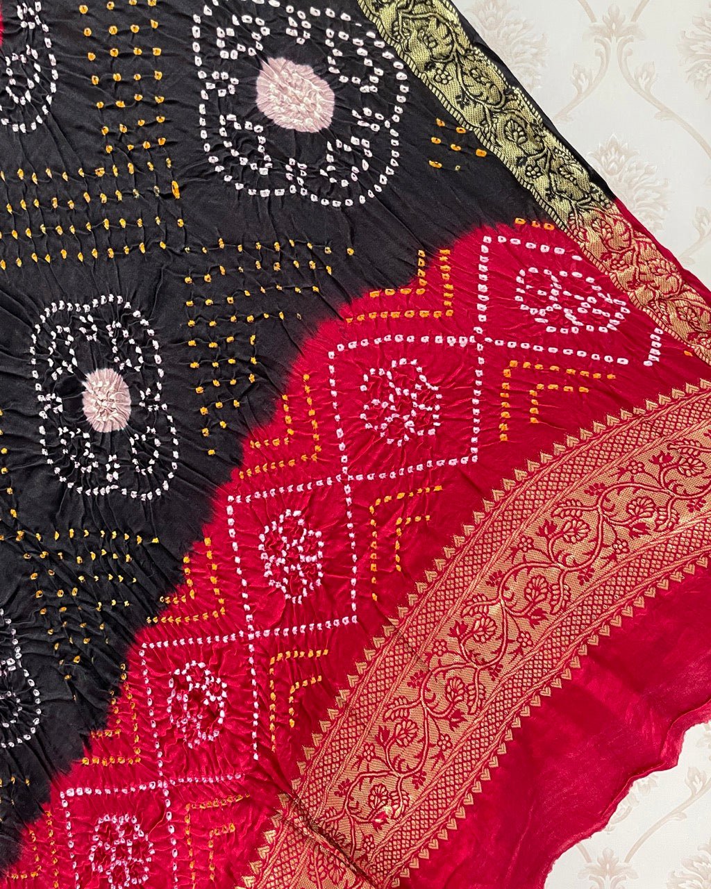 Bandhani Dupatta - SindhoiPatolaArt
