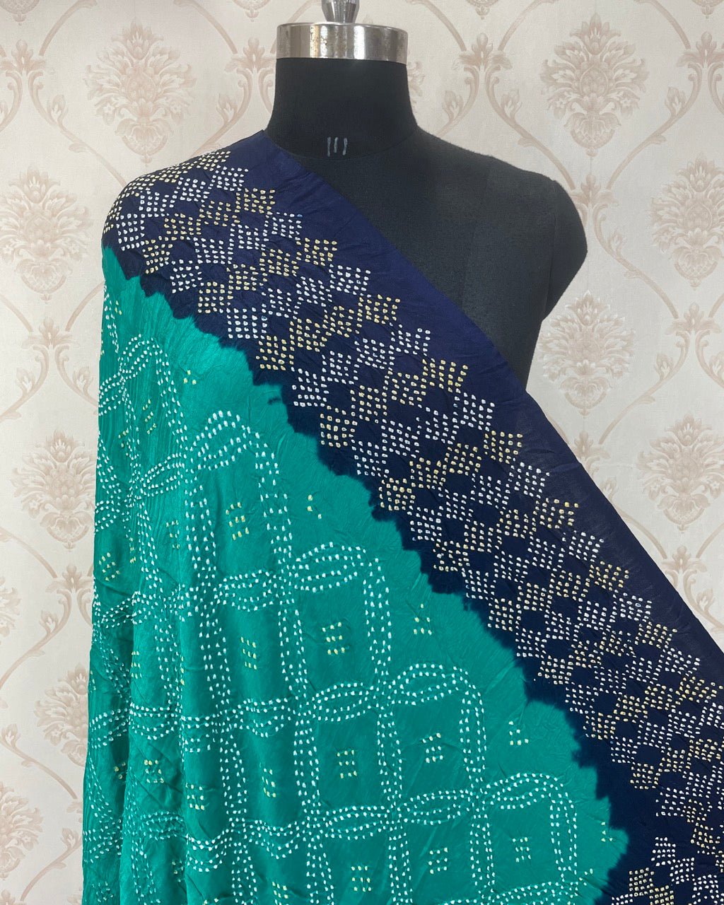 Bandhani Dupatta - SindhoiPatolaArt